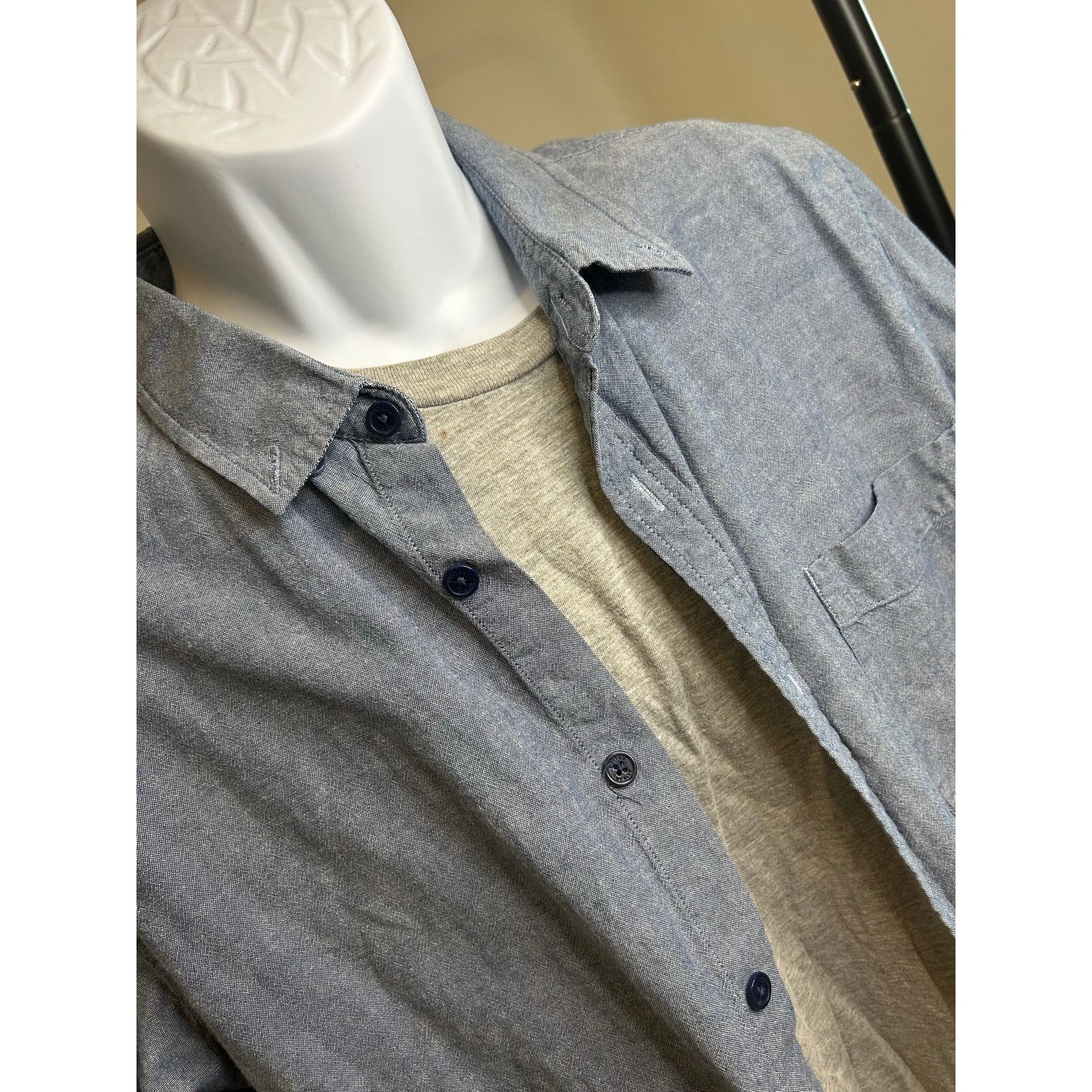 United By Blue United By Blue Chambray Shirt Medium Eco Outdoor Vibe Size US M / EU 48-50 / 2 - 5 Thumbnail