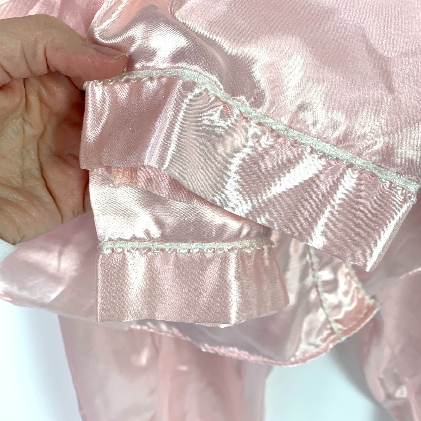 Vintage VINTAGE Ashley Taylor Pink Satin Two Piece Pajama Set Shirt Pants Large Womens Pajama Set 90s Satin Button V-Neck Long Sleeve Lightwt Purple Pink Size L / US 10 / IT 46 - 3 Thumbnail