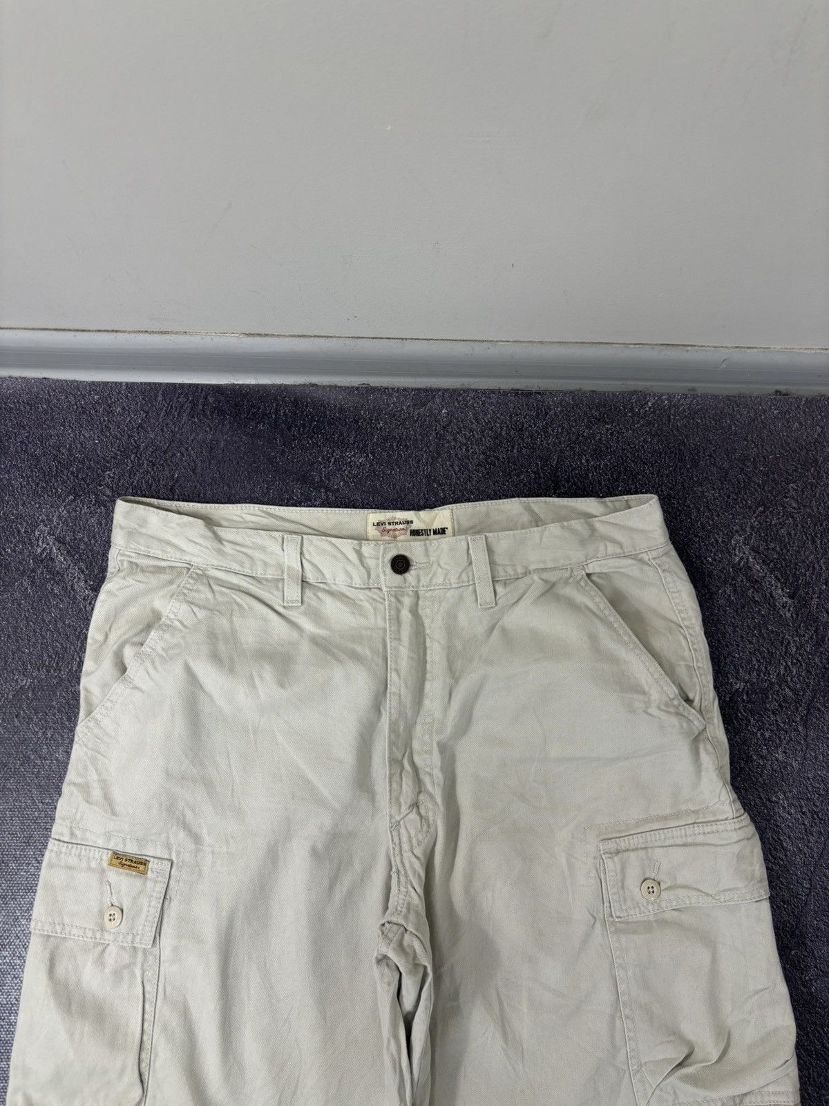 Levi's Vintage Levi’s Signature Y2K Beige Utility Hype Cargo Shorts Size US 34 / EU 50 - 11 Thumbnail