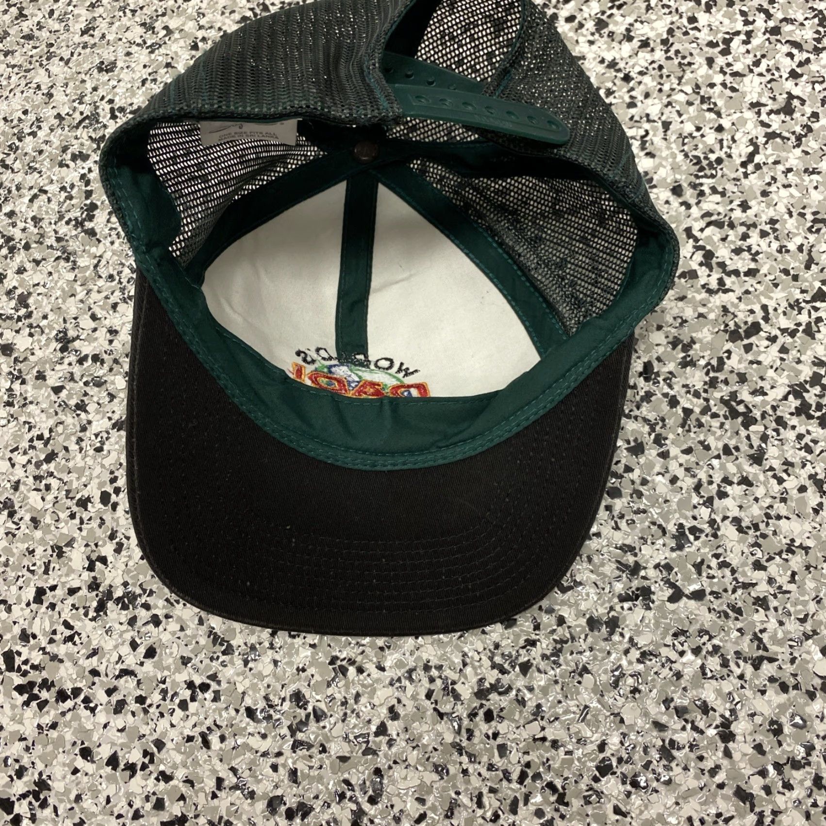 Vintage VINTAGE Youngan Trucker Hat Green Greatest Dad in the World Adult Size Adjustable Men Hat Fathers Day Dad Sports Casual Size ONE SIZE - 6 Thumbnail