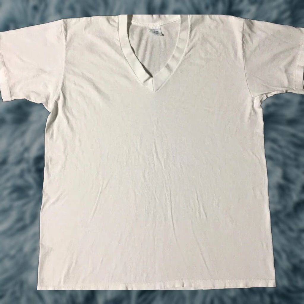 Vintage VINTAGE Mervyns Faded V Neck Shirt XL USA Grunge Biker Punk Surf Skate Track - 80s 90s Shirt Mens Size US XL / EU 56 / 4 - 1 Thumbnail