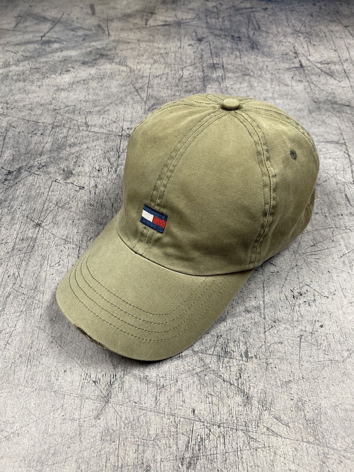 Tommy Hilfiger × Vintage Vintage Tommy Hilfiger Distressed Center Logo Cap Hats Size ONE SIZE - 2 Thumbnail