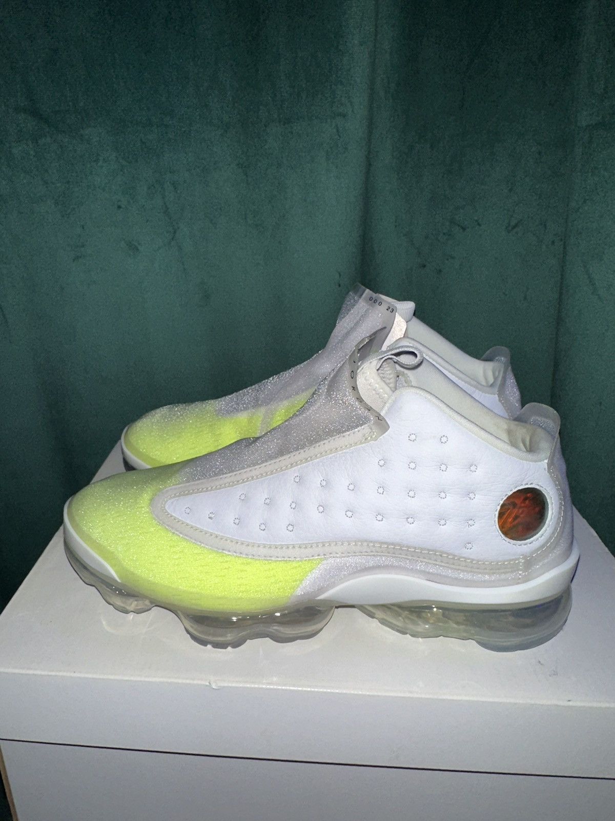 Jordan Brand × Nike Air Jordan Reign 'White Volt' Size US 8.5 / IT 38.5 - 4 Thumbnail