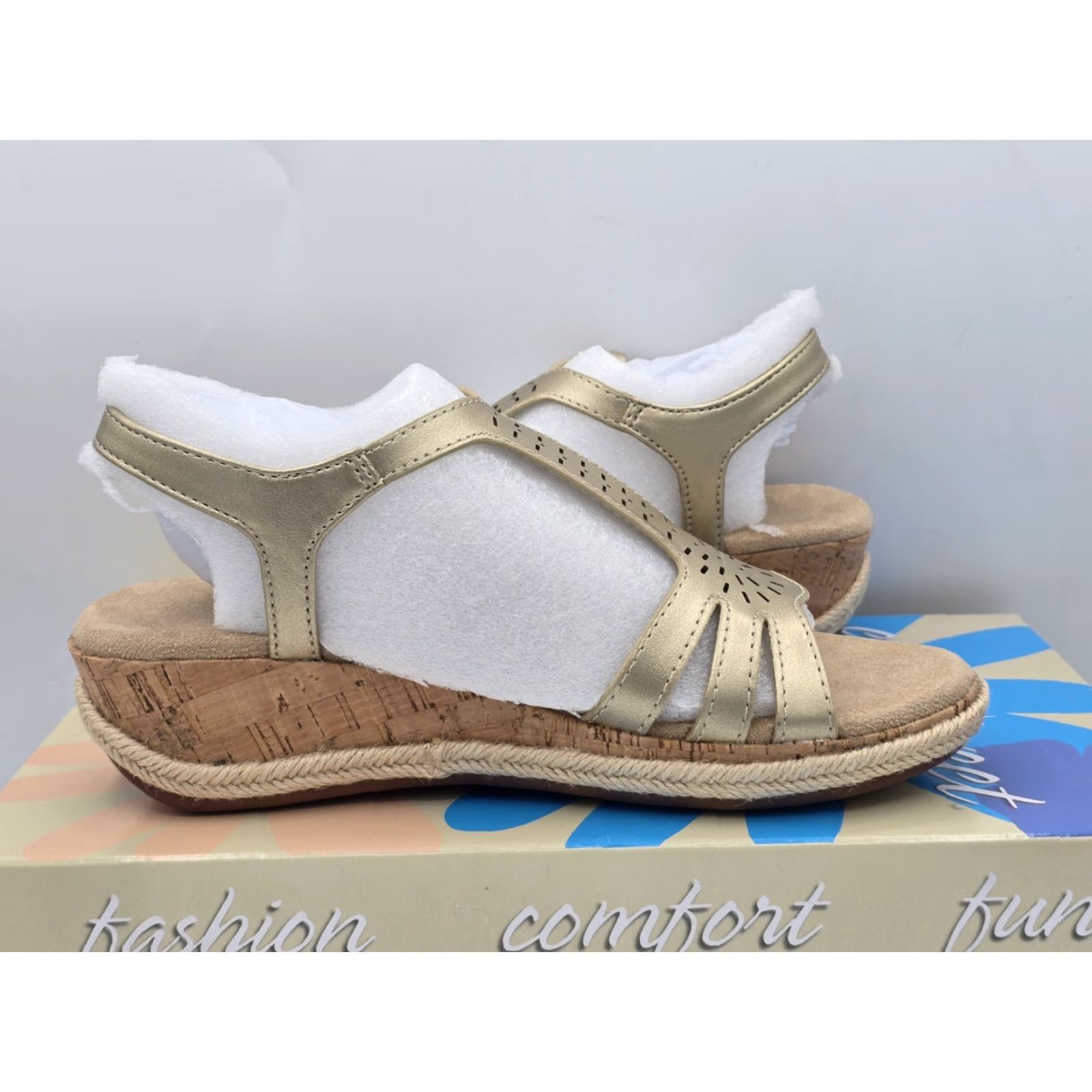 Vintage Easy Street Women's Dorinda Wedge Sandal Sz 5 M Gold NIB Size US 5 / IT 35 - 6 Thumbnail