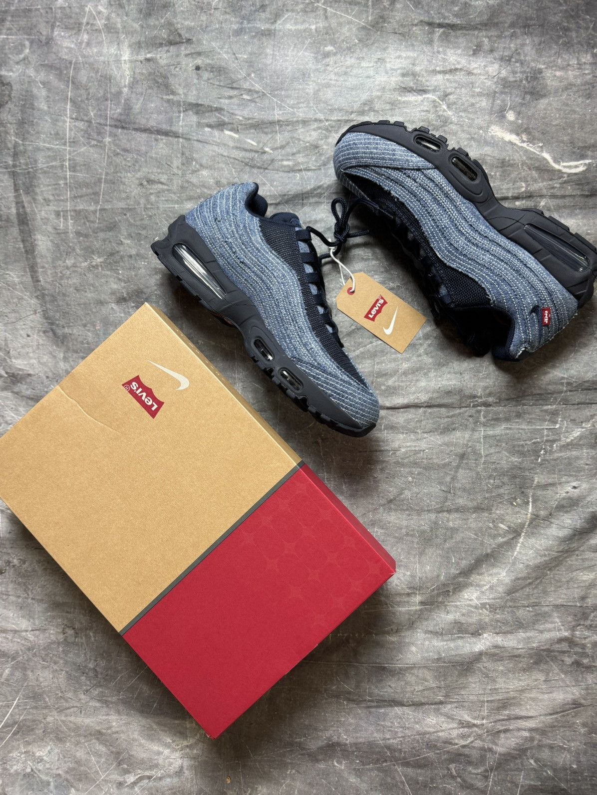Levi's × Nike Levis x Nike Air Max 95 Size 12 Size US 12 / EU 45 - 1 Thumbnail