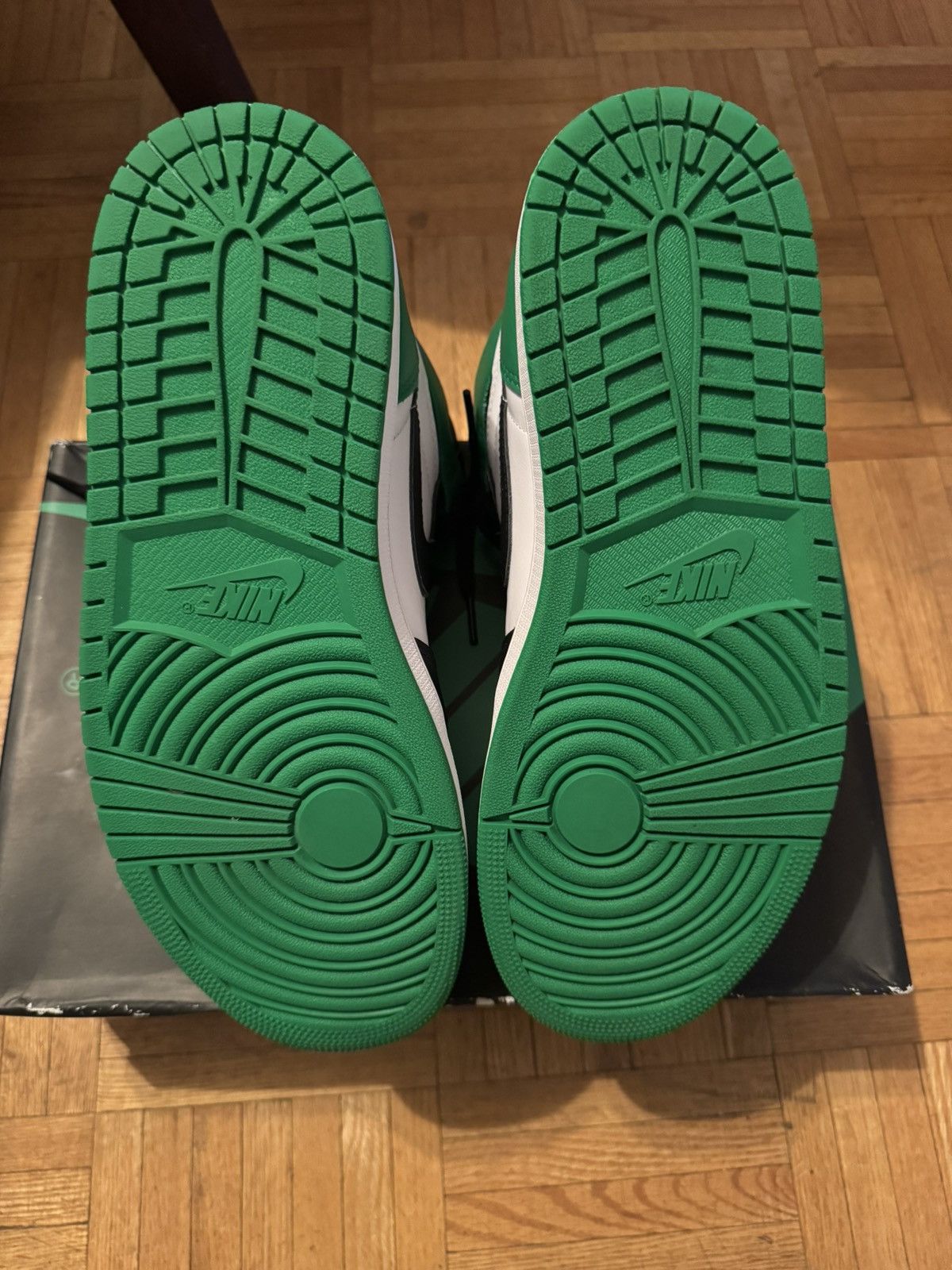 Jordan Brand Jordan 1 Pine Green 1.0 Size US 10 / EU 43 - 6 Thumbnail