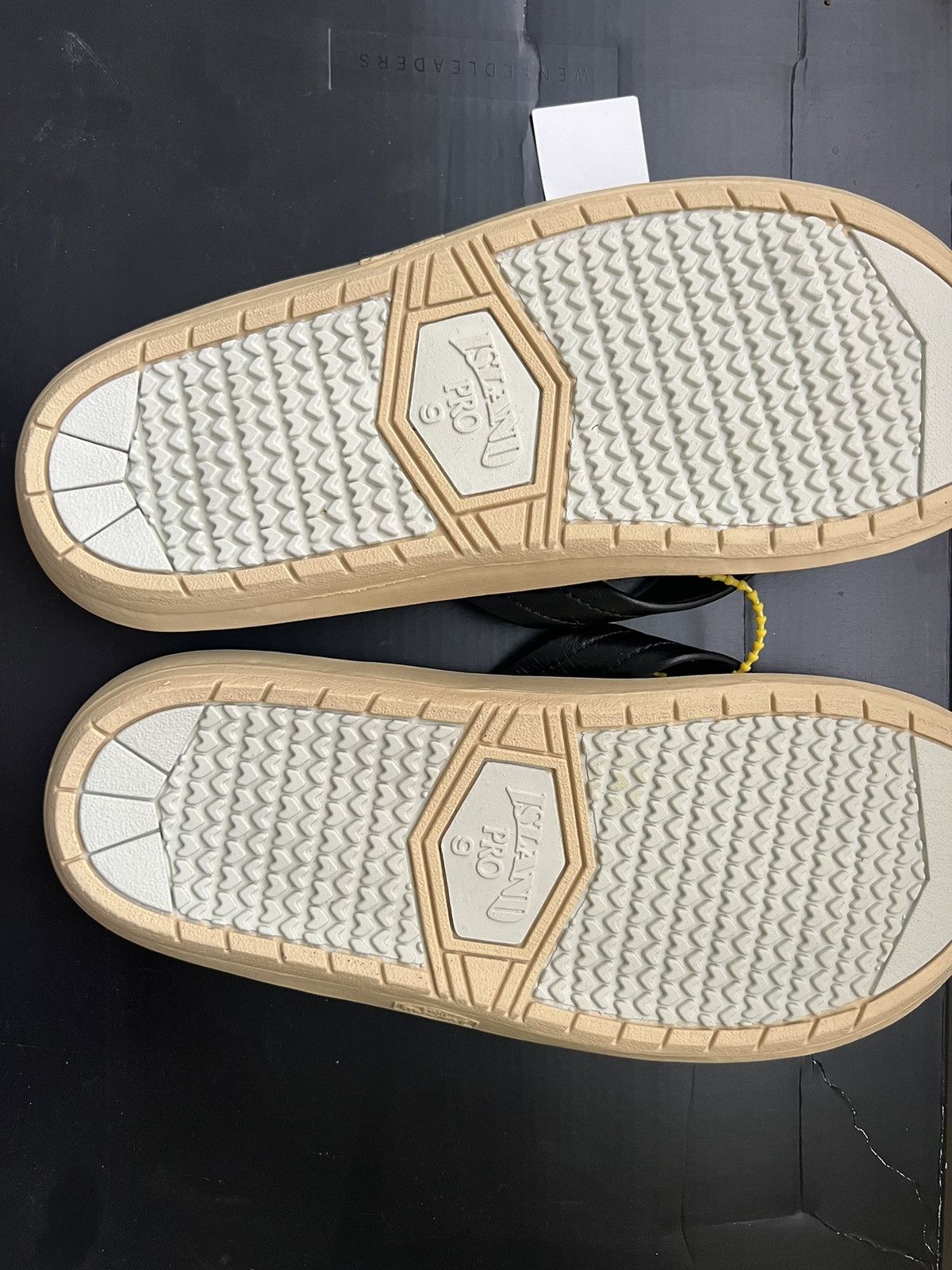 Bape Bape ape head sole Hawaii sandal Size US 9 / EU 42 - 2 Thumbnail