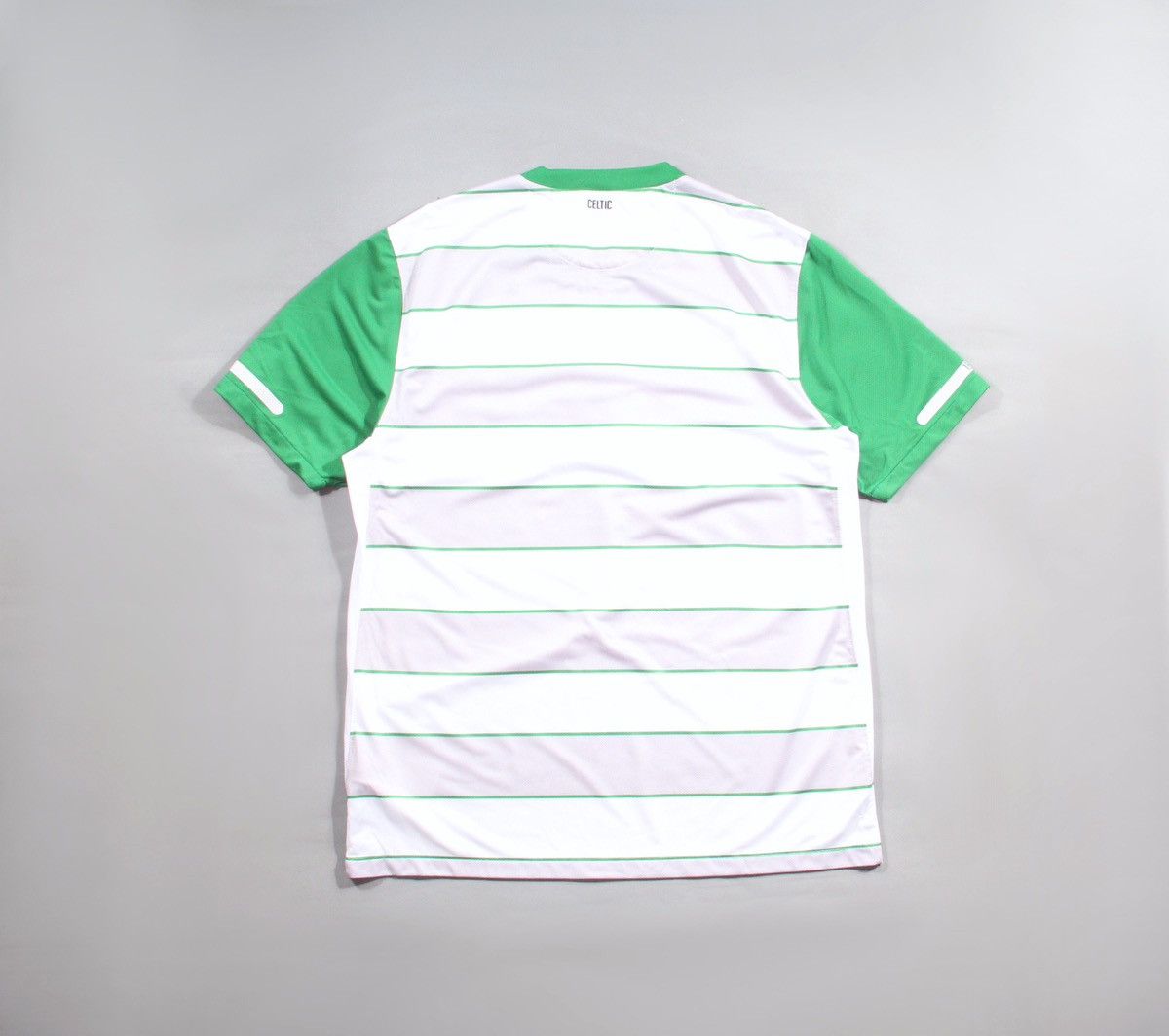 Nike Nike x Celtic 2011 Soccer Football Shirt Jersey Vintage L Size US L / EU 52-54 / 3 - 5 Thumbnail