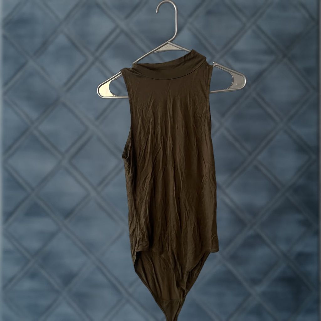 H&M H&M Bodysuit M Brown Mock Neck Sleeveless Snaps Lightweight Stretchy Size M / US 6-8 / IT 42-44 - 1 Thumbnail