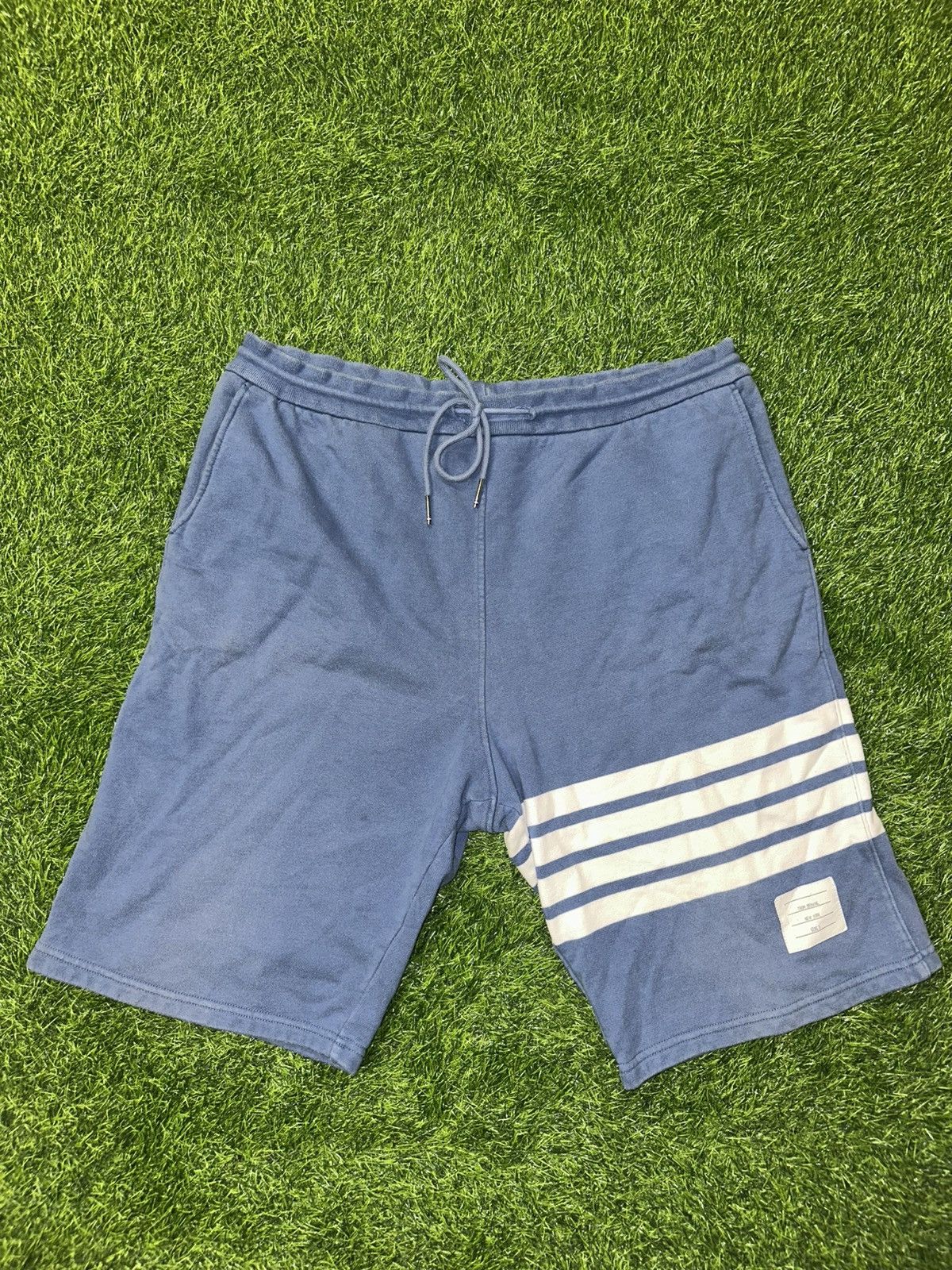 Thom Browne Thom Browne Shorts Size 3 Size US 32 / EU 48 - 1 Thumbnail
