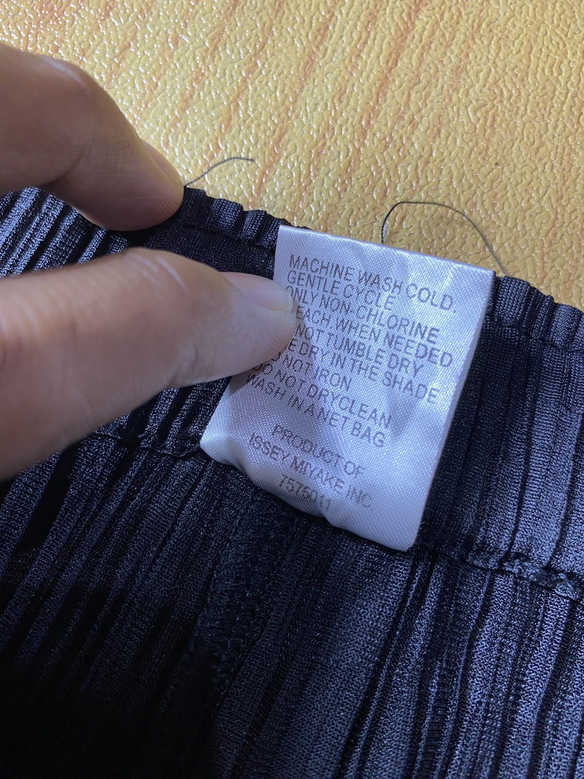 Designer × Issey Miyake × Vintage Vintage issey miyake pleated pants Size US 30 / EU 46 - 10 Thumbnail