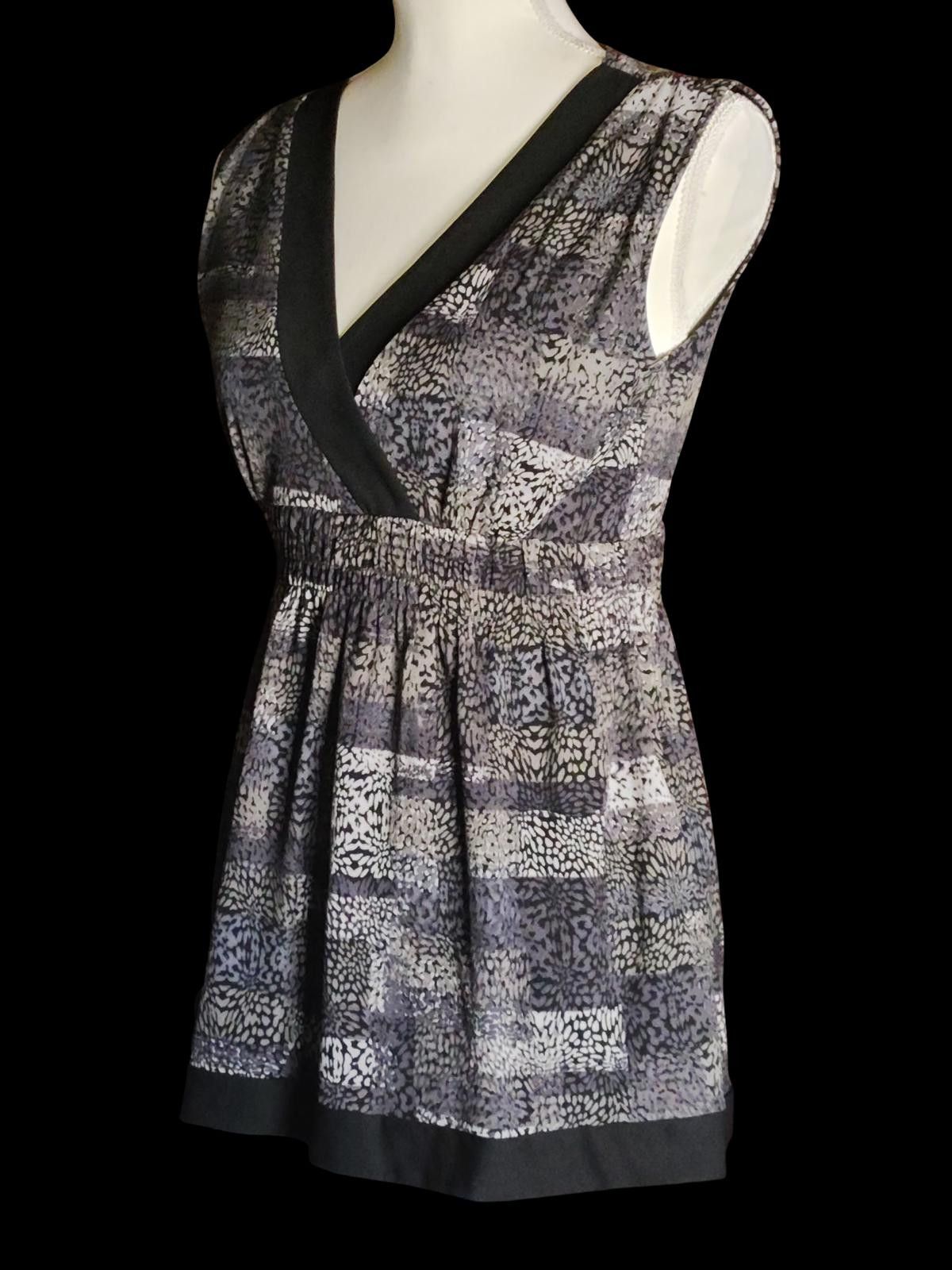 Designer A.N.A. Sleeveless V-Neck Tunic Top with Elastic Waist Size M / US 6-8 / IT 42-44 - 3 Thumbnail