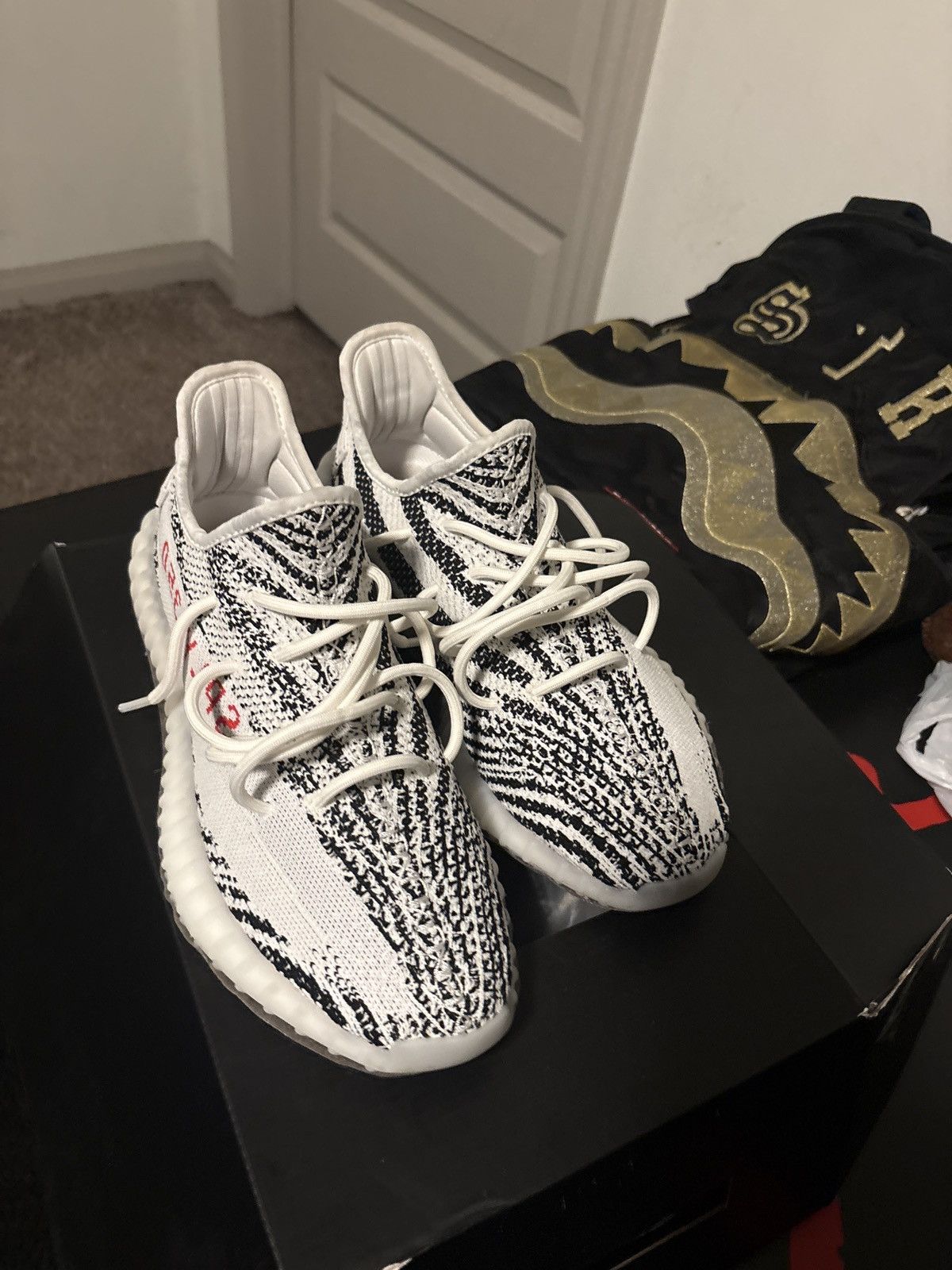Yeezy Yeezy Boost 350 Zebra v2 Size US 10 / EU 43 - 7 Thumbnail