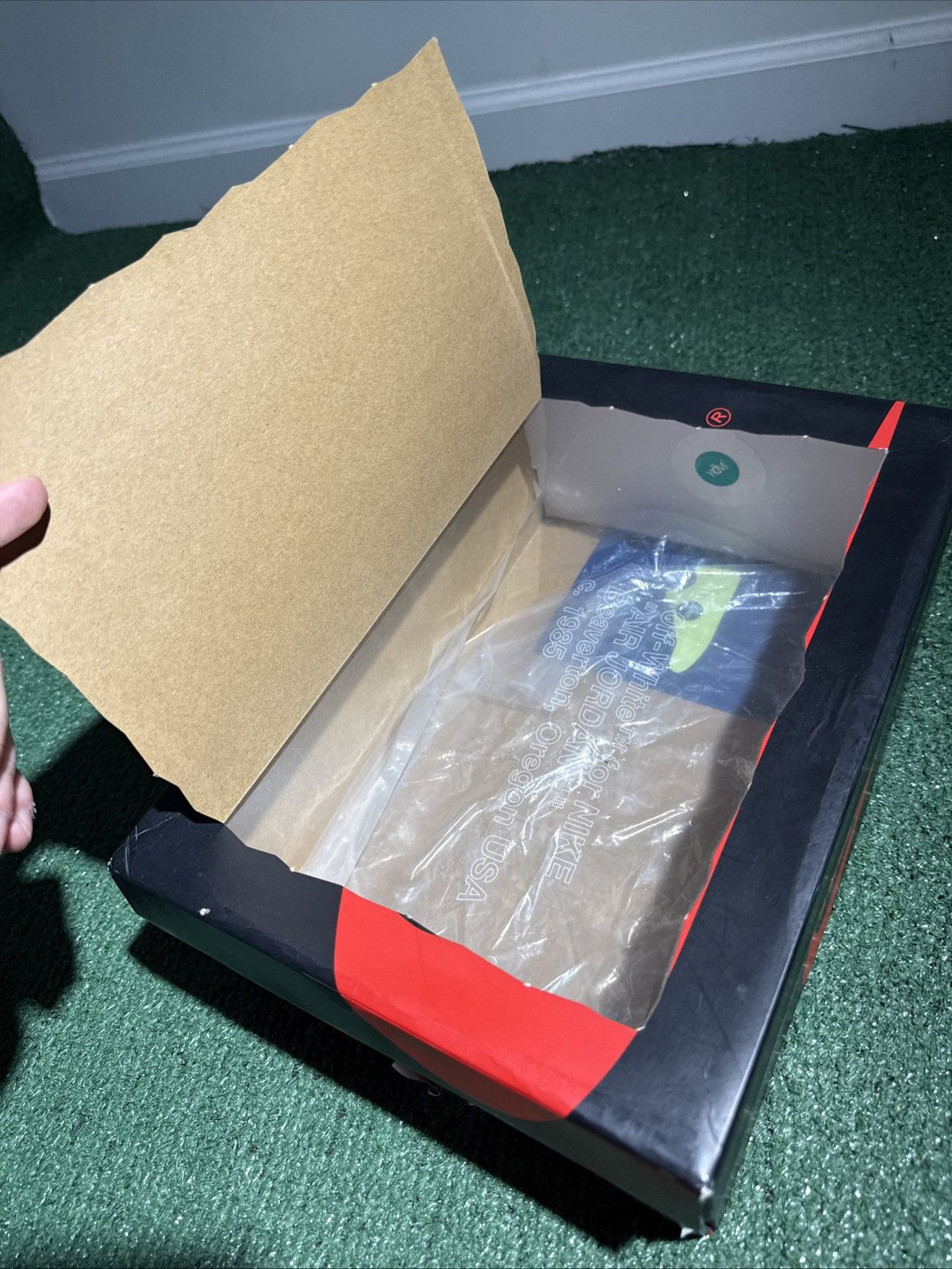 Jordan Brand × Off-White Size 8.5 - Jordan 1 Retro OG x Off-White High UNC Size US 8.5 / EU 41-42 - 9 Thumbnail