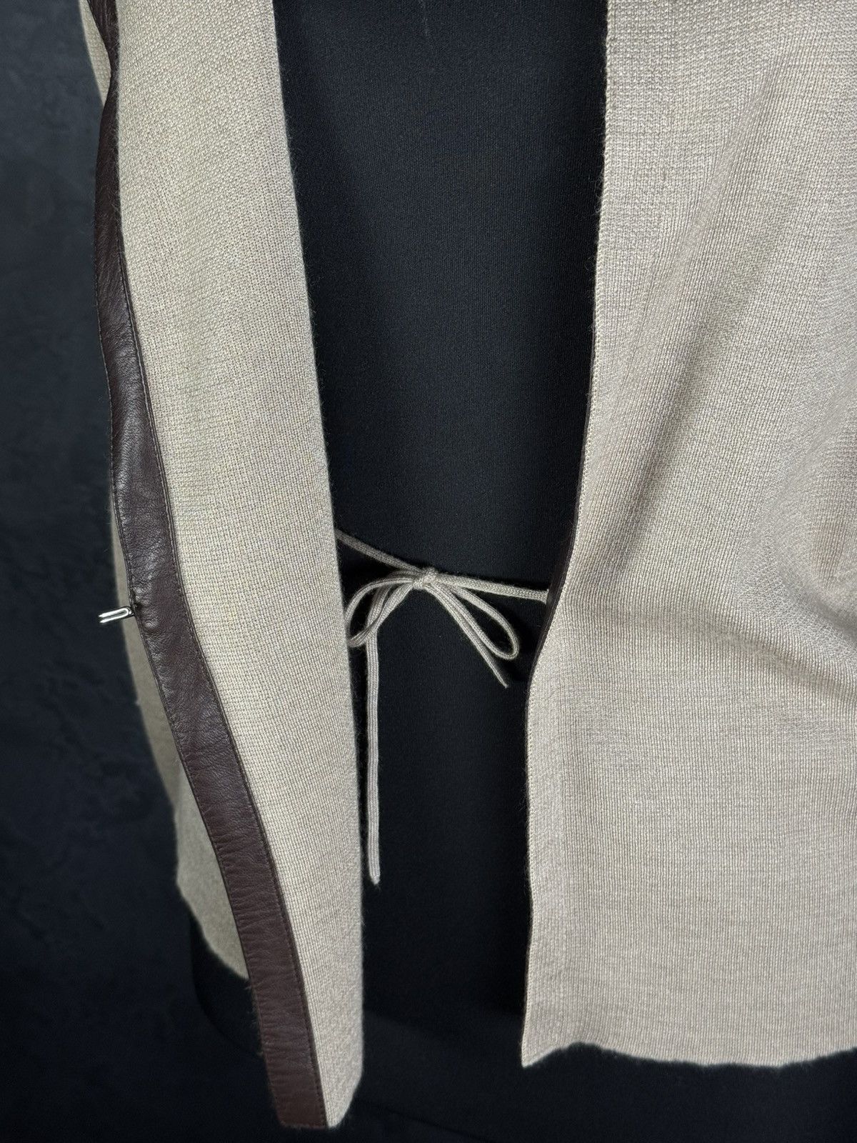 Tom Ford Tom Ford Women’s Cashmere Sweater Cardigan Size S Size S / US 4 / IT 40 - 11 Thumbnail