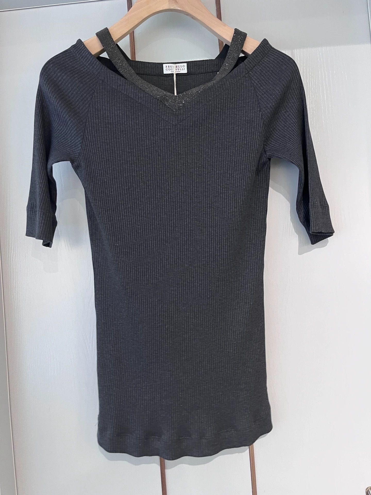 Brunello Cucinelli Brunello Cucinelli Gray V-Neck Knit Top - dmc Size US S / EU 44-46 / 1 - 1 Thumbnail