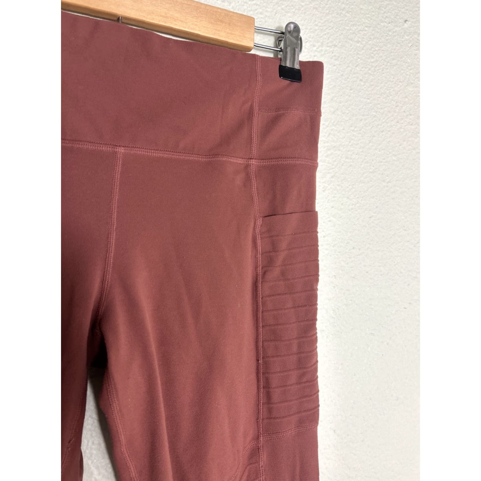 Athleta Athleta Women's S Leggings Moto Tight Stash Pocket Powervita Red Rust Ankle Activewear Women Cgas? Size 28" / US 6 / IT 42 - 5 Thumbnail