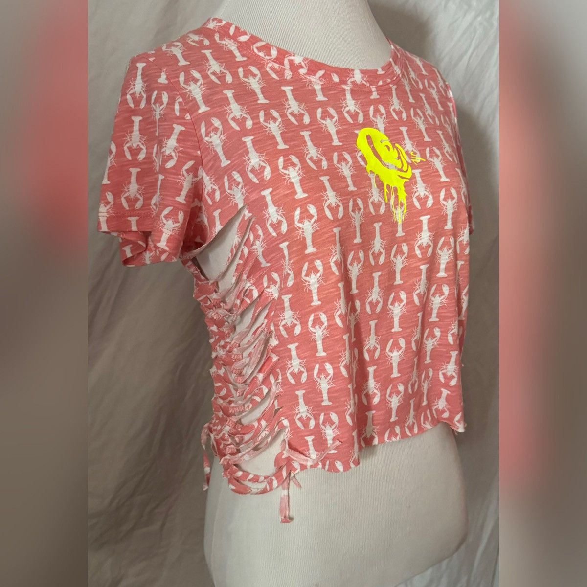 Aeropostale AERO, Reworked, Coral, Lobster Graphic, Cropped Baby Tee Size XS / US 0-2 / IT 36-38 - 2 Thumbnail
