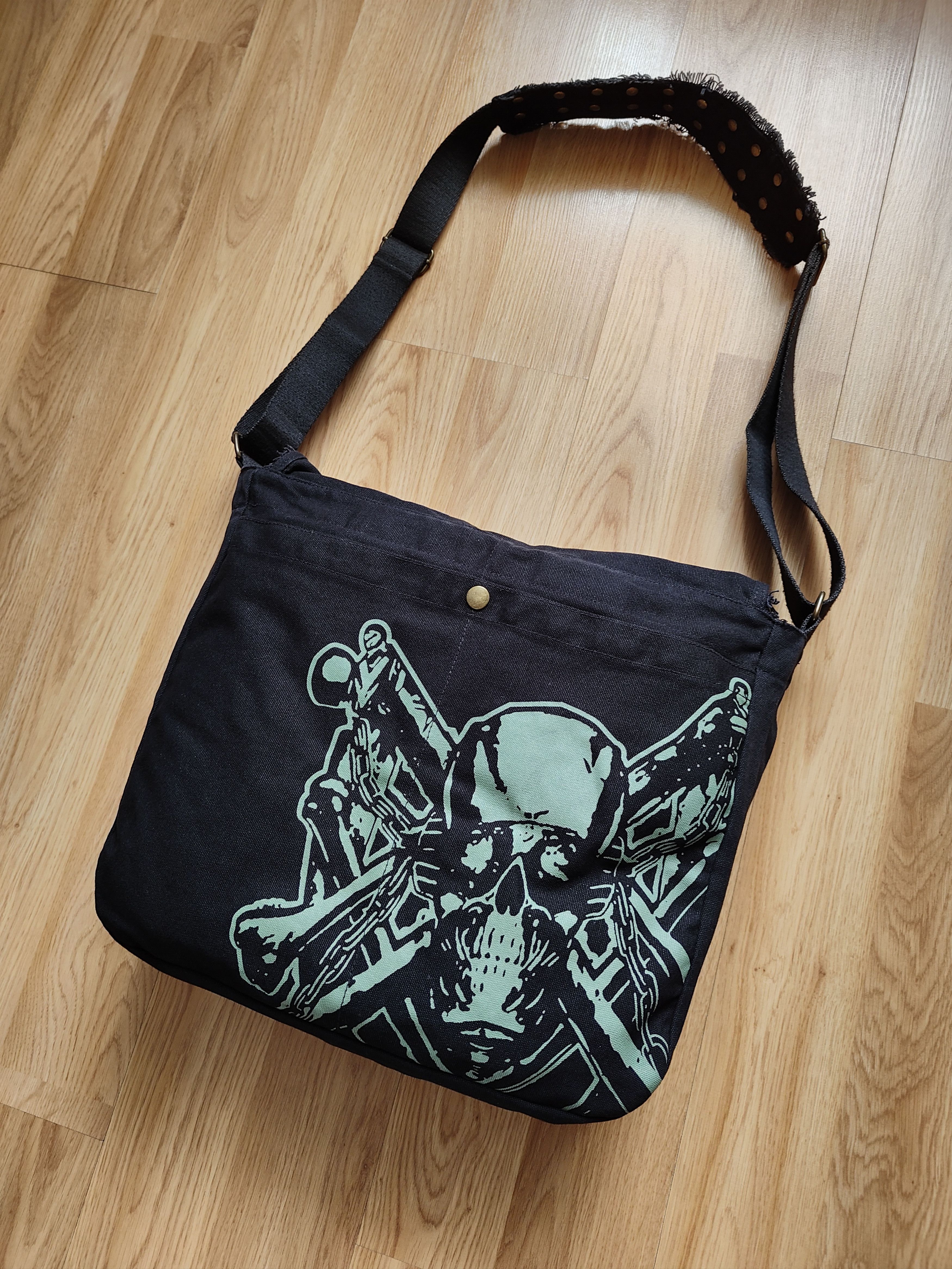 Megadeth Vintage Bioworld Bandmerch Megadeth 2006 Shoulder Bag Size ONE SIZE - 12 Thumbnail