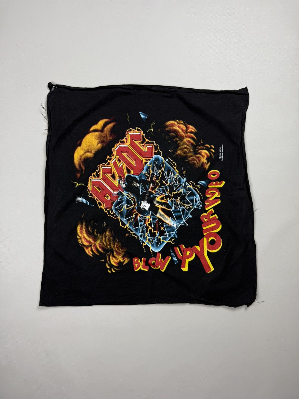 Band Tees × Vintage Vintage 1988 AC/DC Blow Up Your Video Handkerchief Size ONE SIZE - 1 Thumbnail