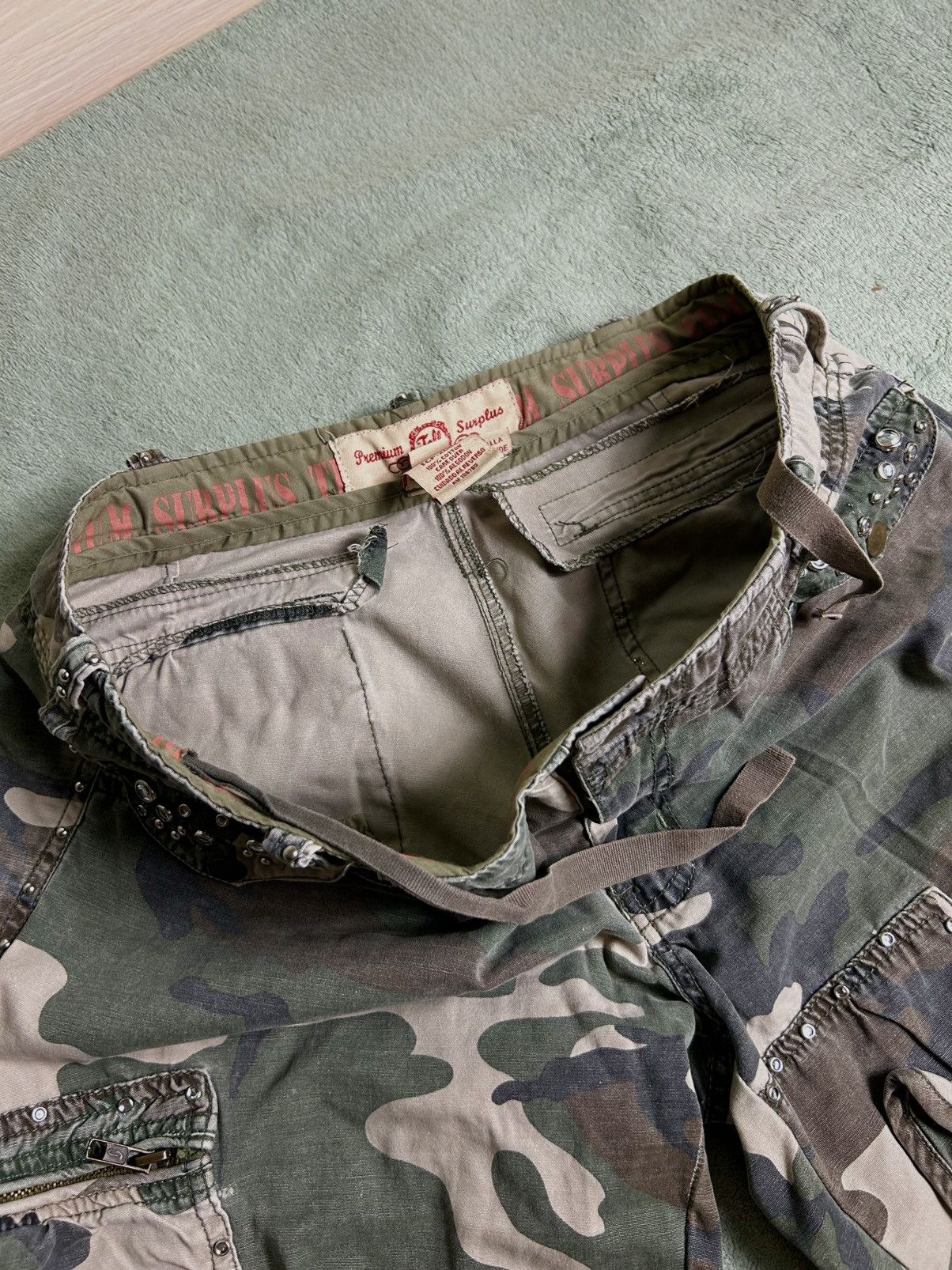 Japanese Brand Y2K Military Camo Baggy Cargo Pants 00s Studs & Rhinestones Size US 29 - 8 Thumbnail