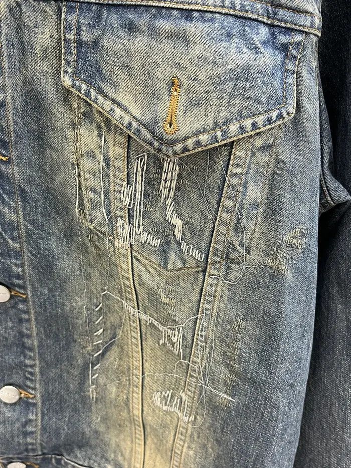 Iceberg Vintage Iceberg Jeans Washed Distressed Denim Jacket Size US L / EU 52-54 / 3 - 3 Thumbnail