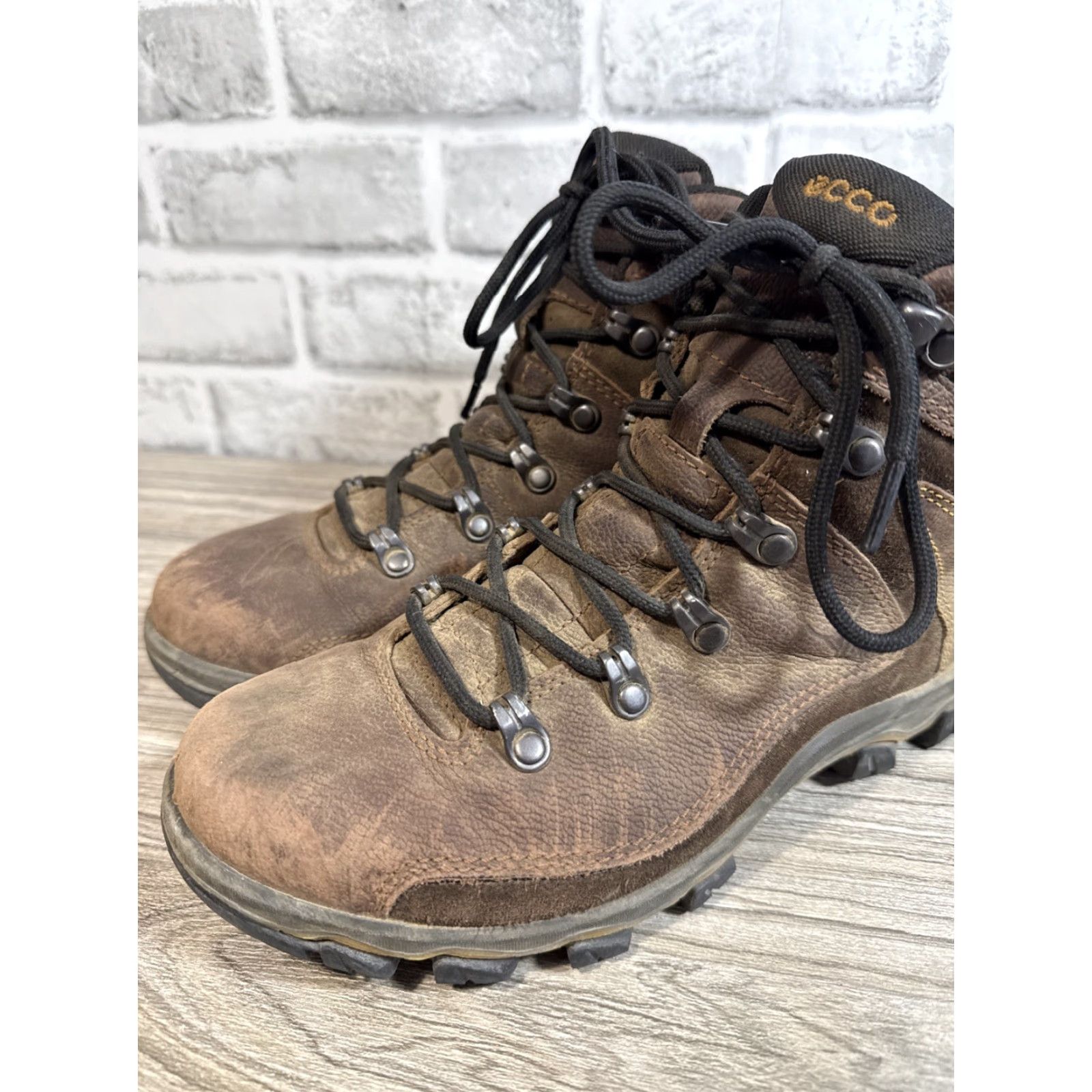 Ecco Ecco Gore-Tex Hiking Boots Unisex Adults 39 Brown Leather Waterproof Yak Size US 6 / EU 39 - 2 Thumbnail