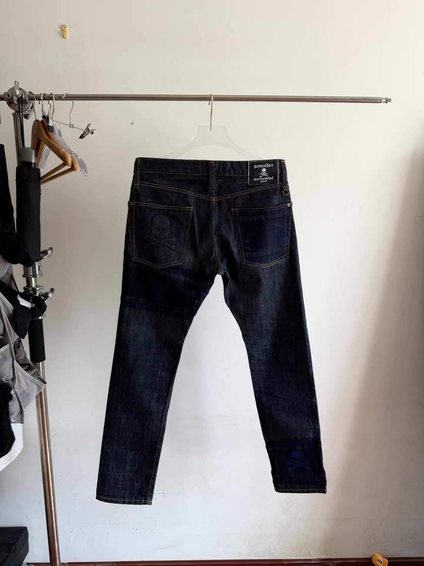 Mastermind Japan Mastermind Japan Blue Embroidery Jeans with Metal Rings Q17 Size US 34 / EU 50 - 7 Thumbnail