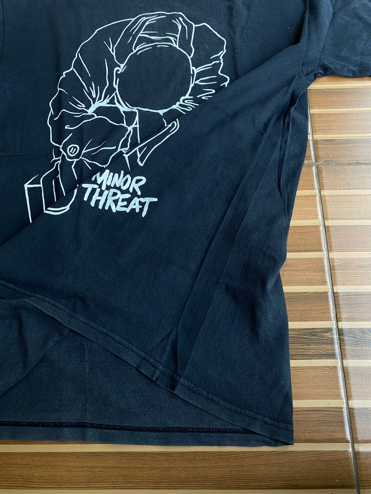 Band Tees × Vintage 💸BINDINGOFFER💸Vintage Minor Threat Ian mackaye photos tee Size US M / EU 48-50 / 2 - 5 Thumbnail