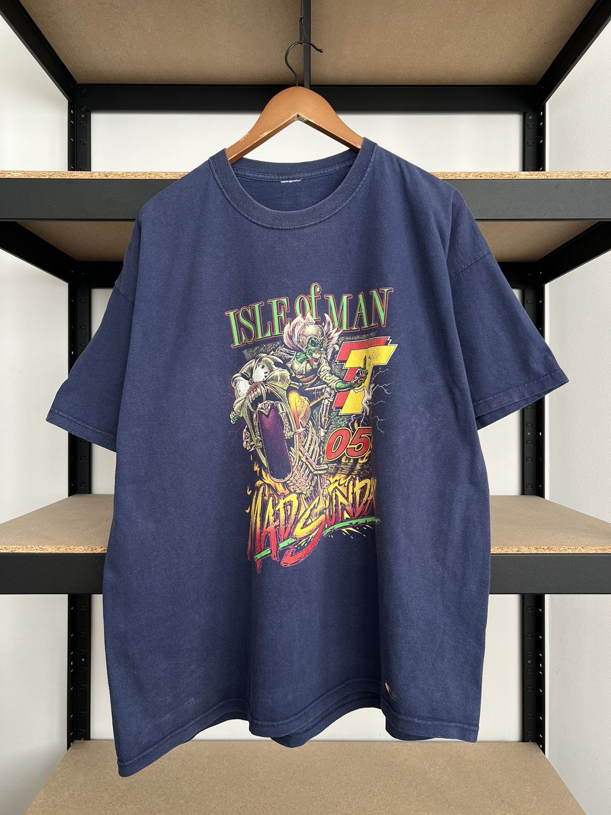 Vintage Vintage 2005 Isle of Man TT Mad Sunday Moto Racing T-shirt Size US XXL / EU 58 / 5 - 3 Thumbnail