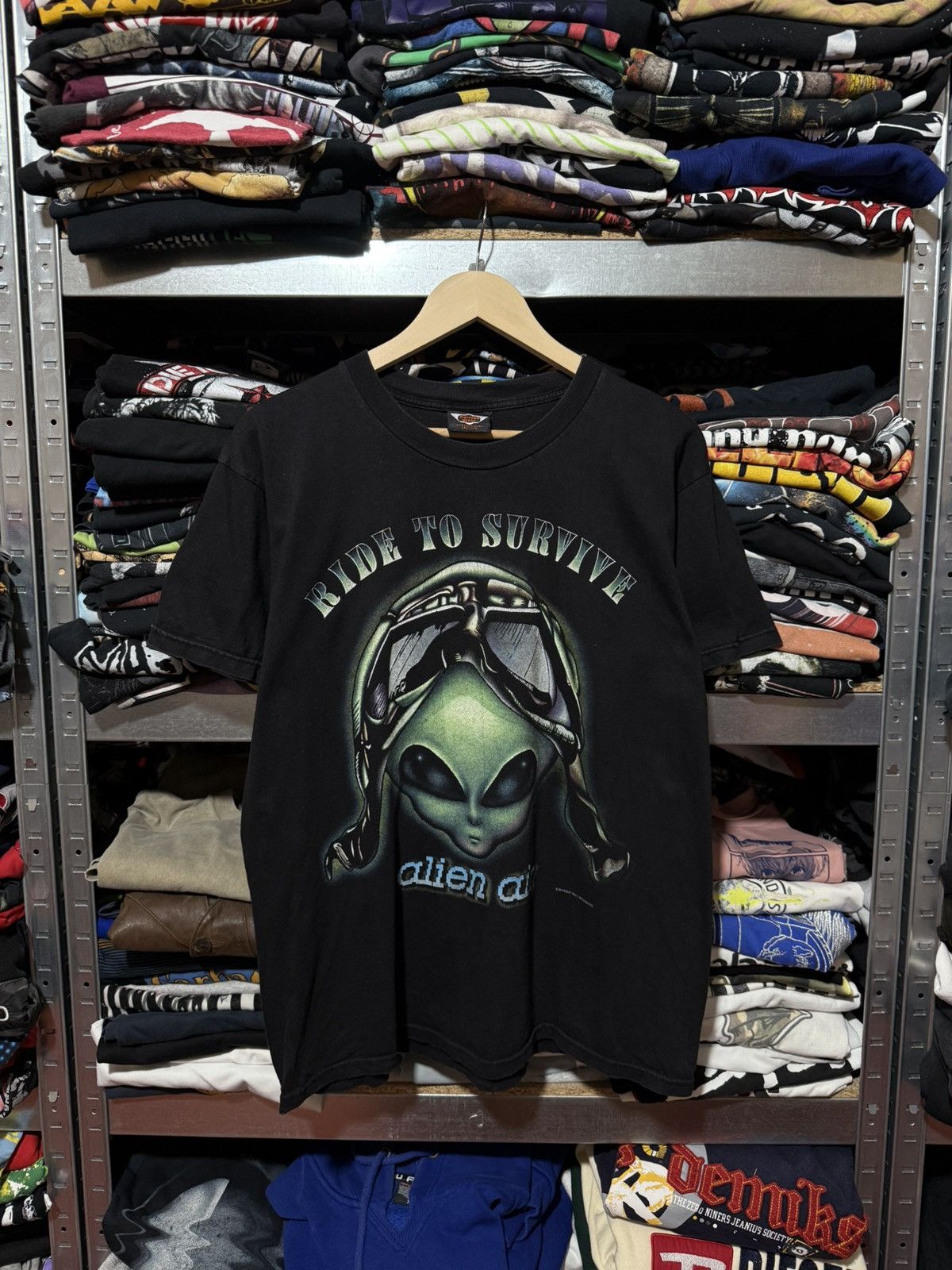 Vintage Vintage 1996 Ride To Survive Alien Air Aliens Work T-Shirt Size US XL / EU 56 / 4 - 1 Thumbnail