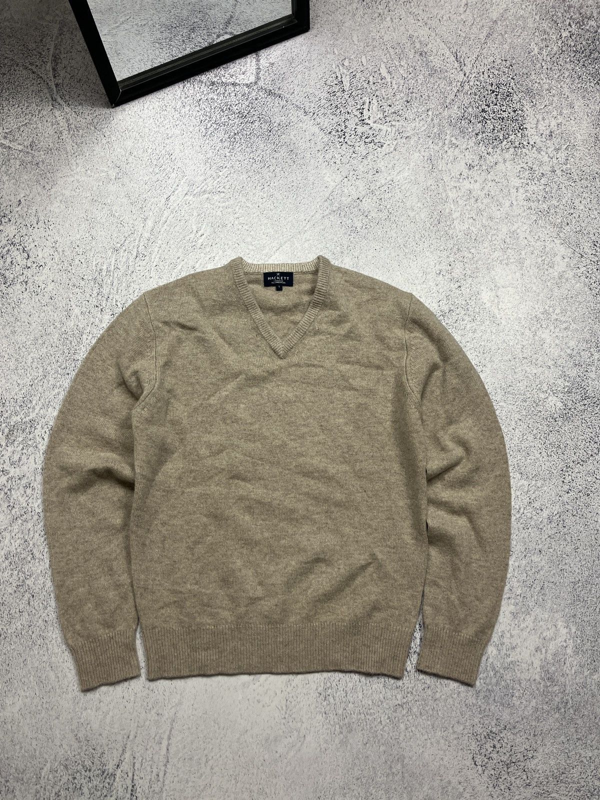 Hackett Hackett Merino Lambswool V Neck Sweater Beige Luxury Size US S / EU 44-46 / 1 - 1 Thumbnail