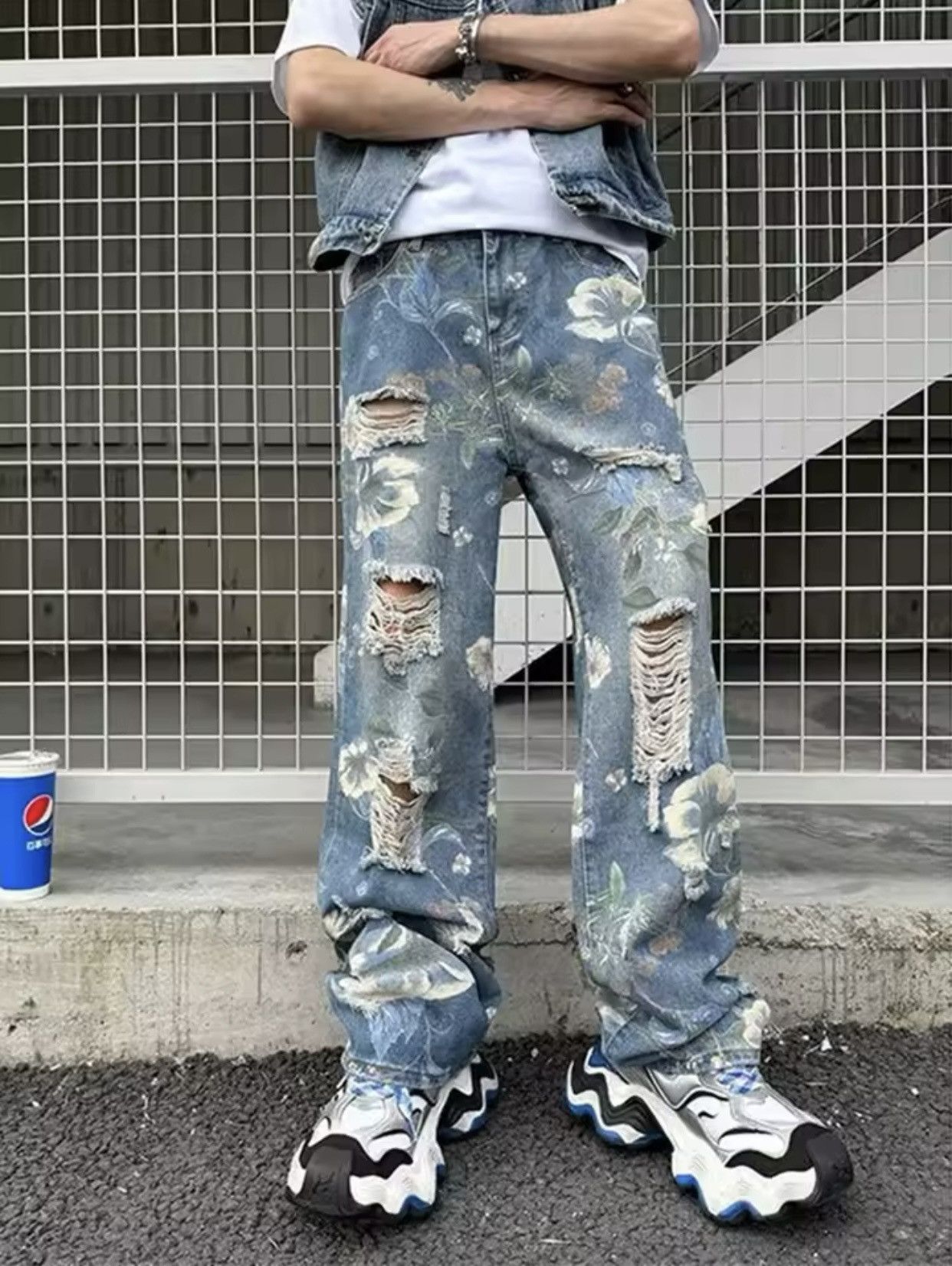 Japanese Brand × Vintage Ropa Y2K Streetwear Flowers Print Ripped Baggy Jeans Pants Size US 35 - 1 Thumbnail