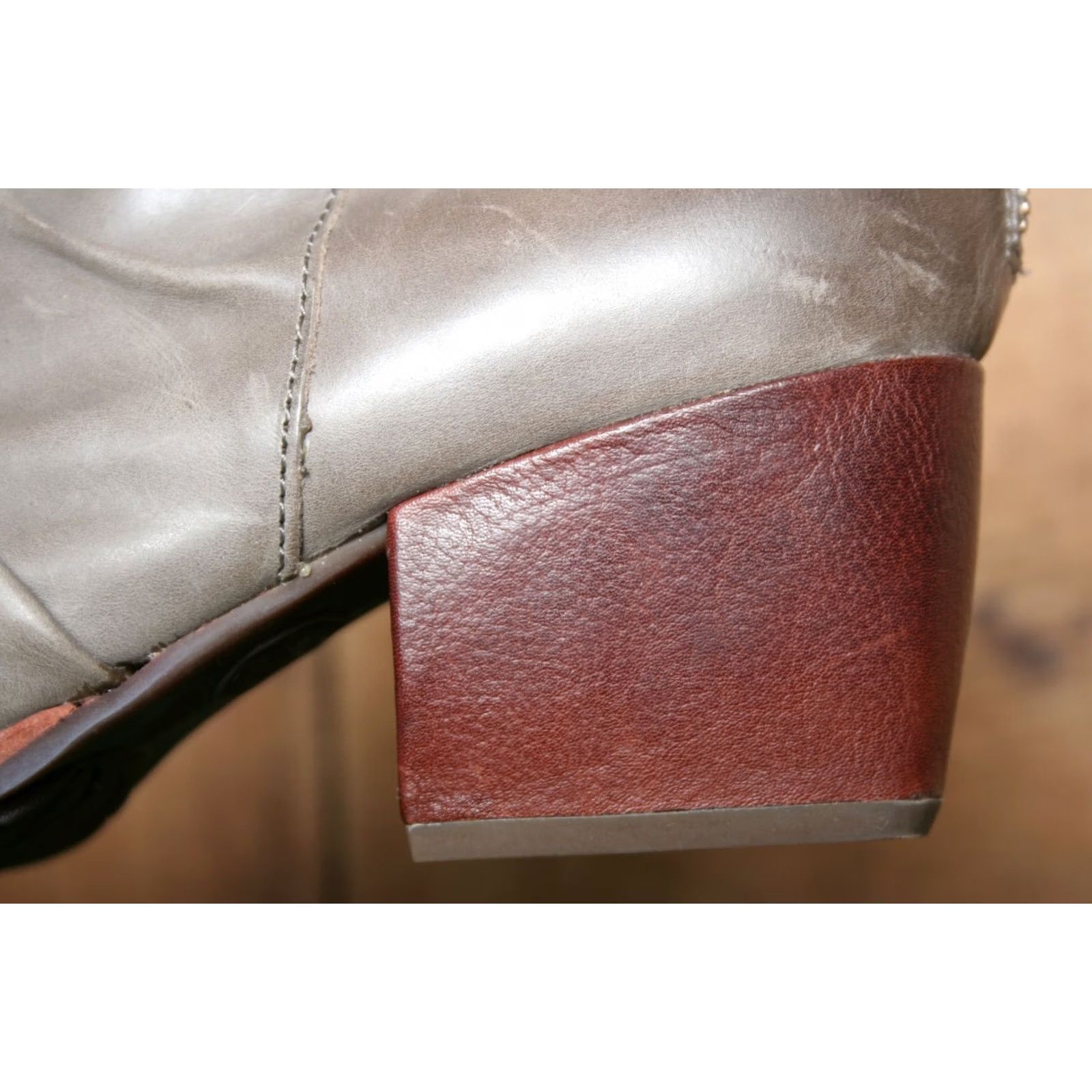Vintage VINTAGE Kork-Ease Bootie Taupe Ruched Leather Ankle Boots Sz. 8.5 M Womens Leather Taupe Ruched Block Heel Zip Kork-Ease Kissel K41417 Size US 9 / IT 39 - 7 Thumbnail