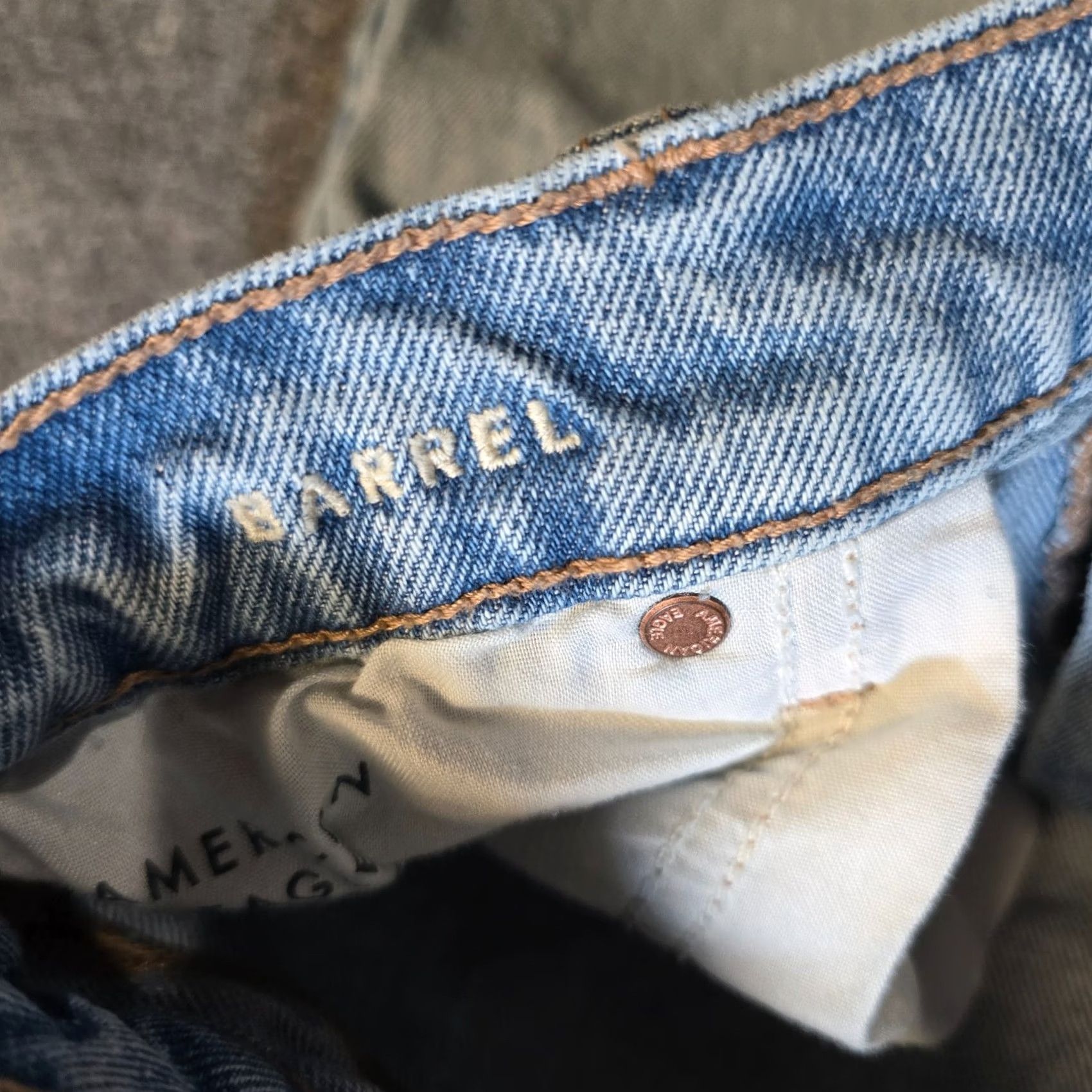 American Eagle Outfitters American Eagle Jeans Womens 00 Blue Lightwash Barrel Leg Baggy Mid Rise Casual Jeans Women 00 Blue Lightwash Barrel Leg Baggy Mid Rise Casual Size 24" / US 00 / IT 34 - 5 Thumbnail