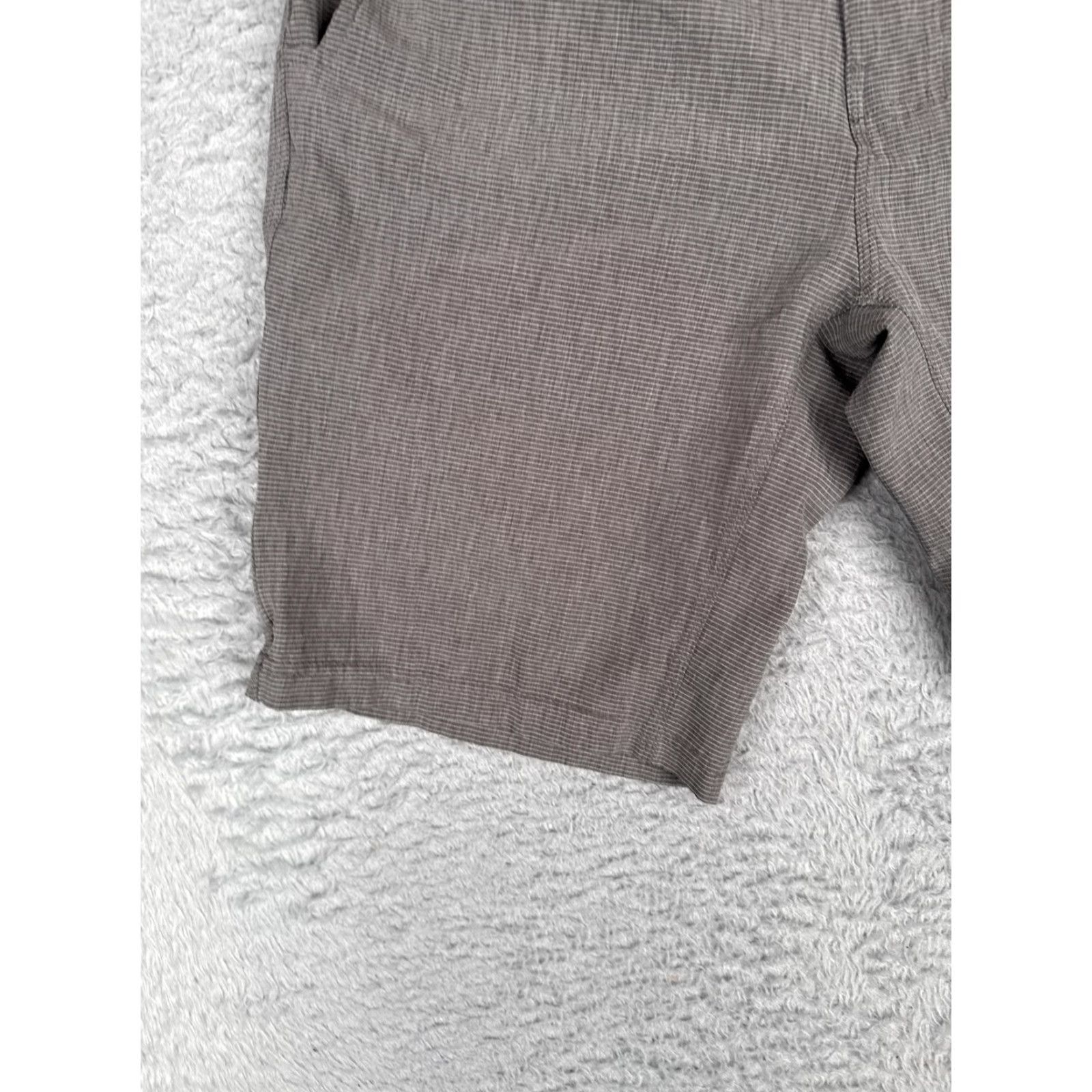 O'Neill O'Neill Mens Cargo Shorts 30 Gray Crossover Hybrid Quick Dry 9 Inseam Casual Cargo Pocket Shorts Regular Fit Men Mens High-Quality Outdoor Style Size US 30 / EU 46 - 3 Thumbnail