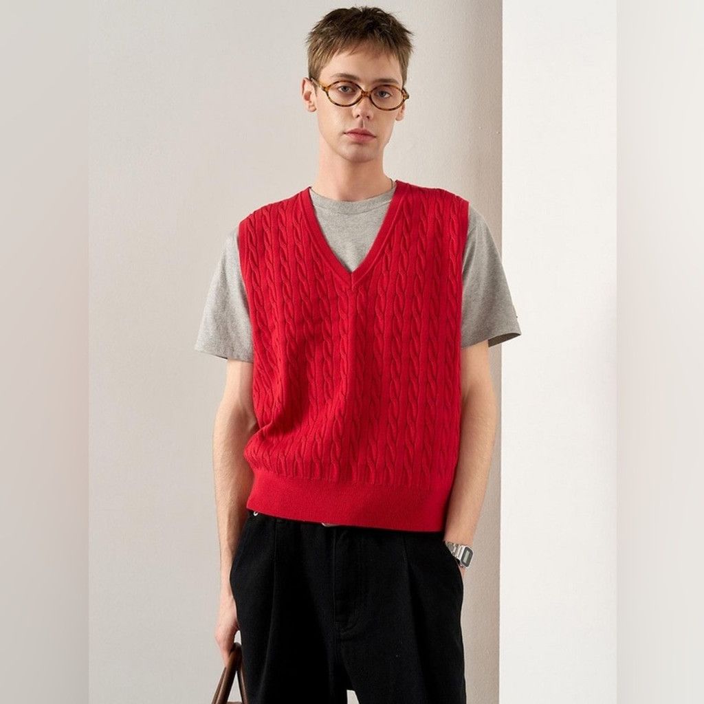 Other B.I.A.M. Red Wool Blend Cable Knit V Neck Sweater Vest L Size US L / EU 52-54 / 3 - 1 Thumbnail