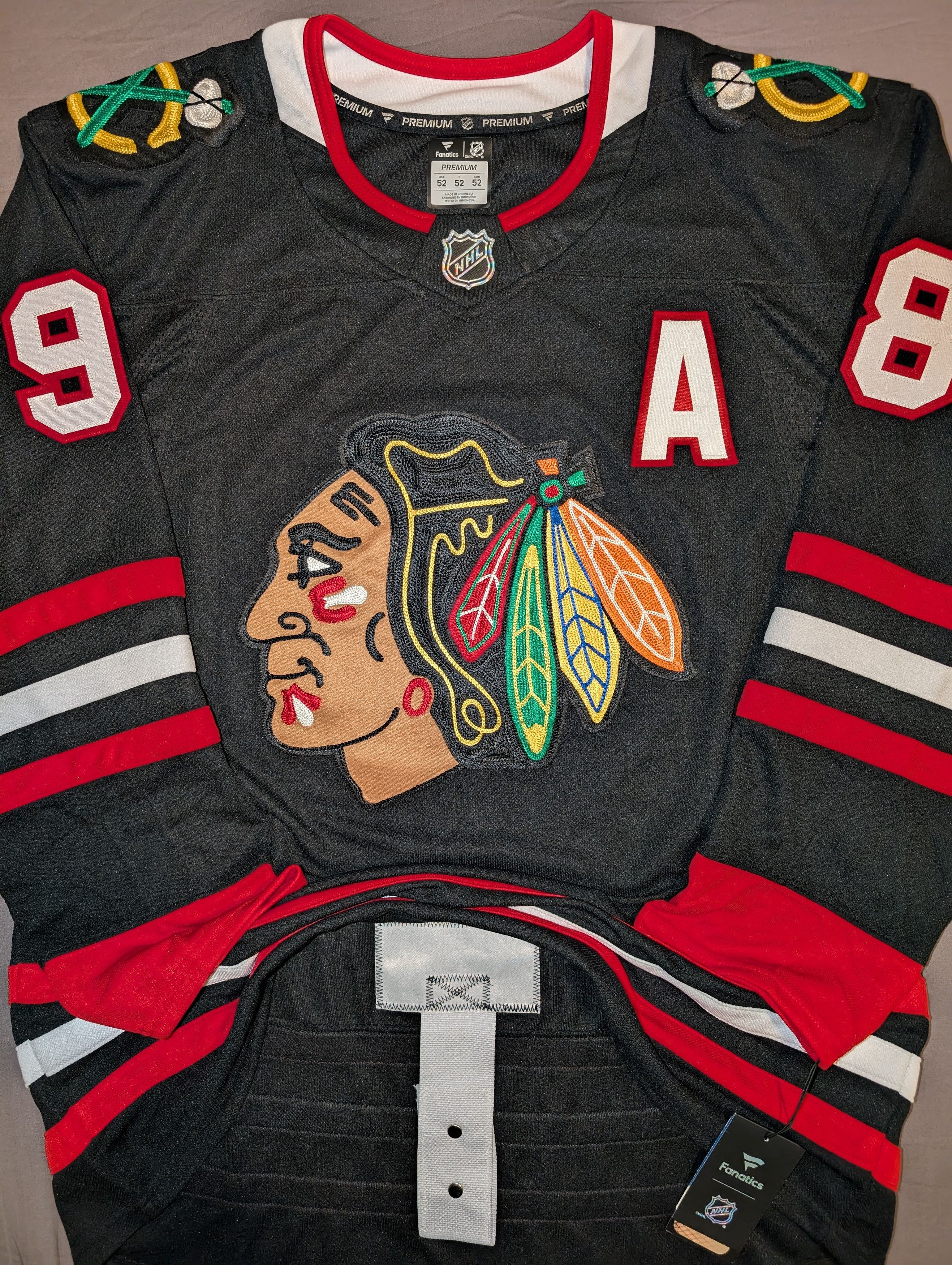 NHL Connor Bedard Chicago Blackhawks jersey Fanatics sz52 Size US L / EU 52-54 / 3 - 4 Thumbnail