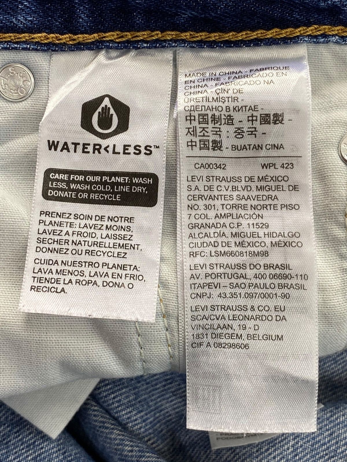 Levi's Levi’s Blue Wash Ripped Style Flare Jeans Size US 26 / EU 42 - 11 Thumbnail