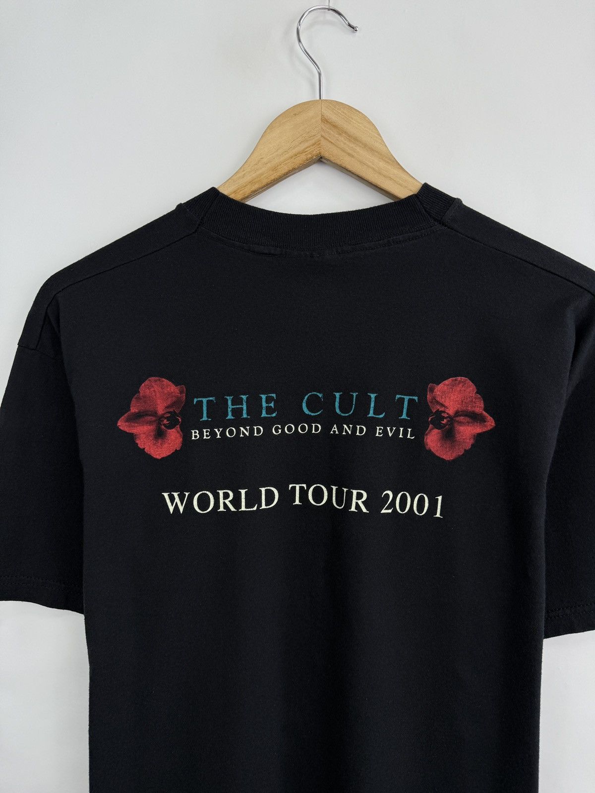 Fruit Of The Loom 🇬🇧 Vintage 2001 The CULT Beyond Good and Evil World Tour Tee Size US M / EU 48-50 / 2 - 9 Thumbnail
