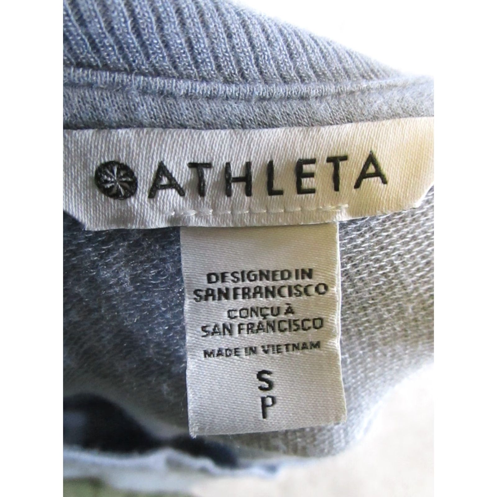 Athleta Athleta Shirt Womens S Blue Yoga Pullover Pullover Casual Activewear Womens Small Blue Athleta Shirt S Yoga Pullover Size S / US 4 / IT 40 - 3 Thumbnail