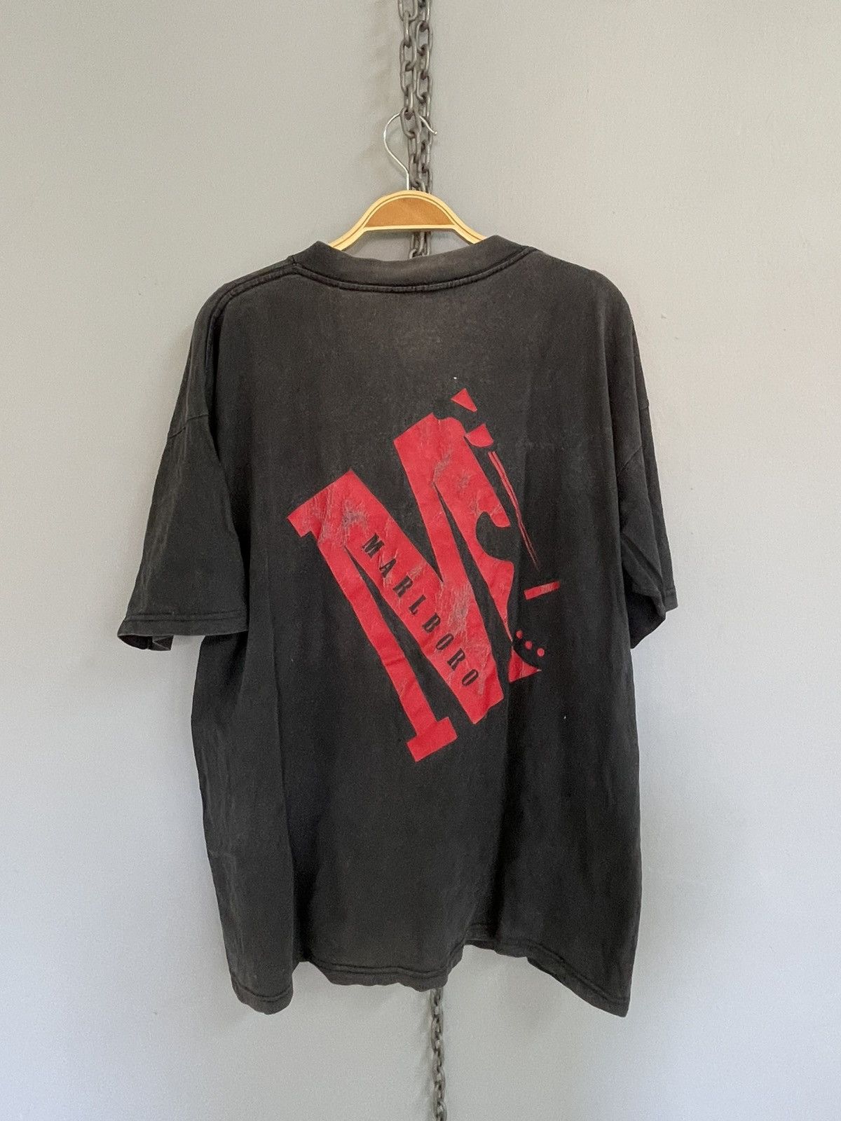 Marlboro Vintage 90s Marlboro sunfaded pocket tee t shirt Size US XL / EU 56 / 4 - 1 Thumbnail