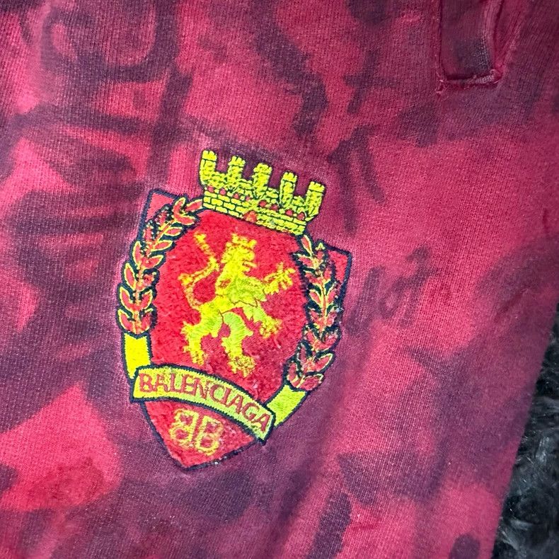 Balenciaga Balenciaga size M Red Manchester United graffiti mud dyed Size US 27 - 2 Thumbnail