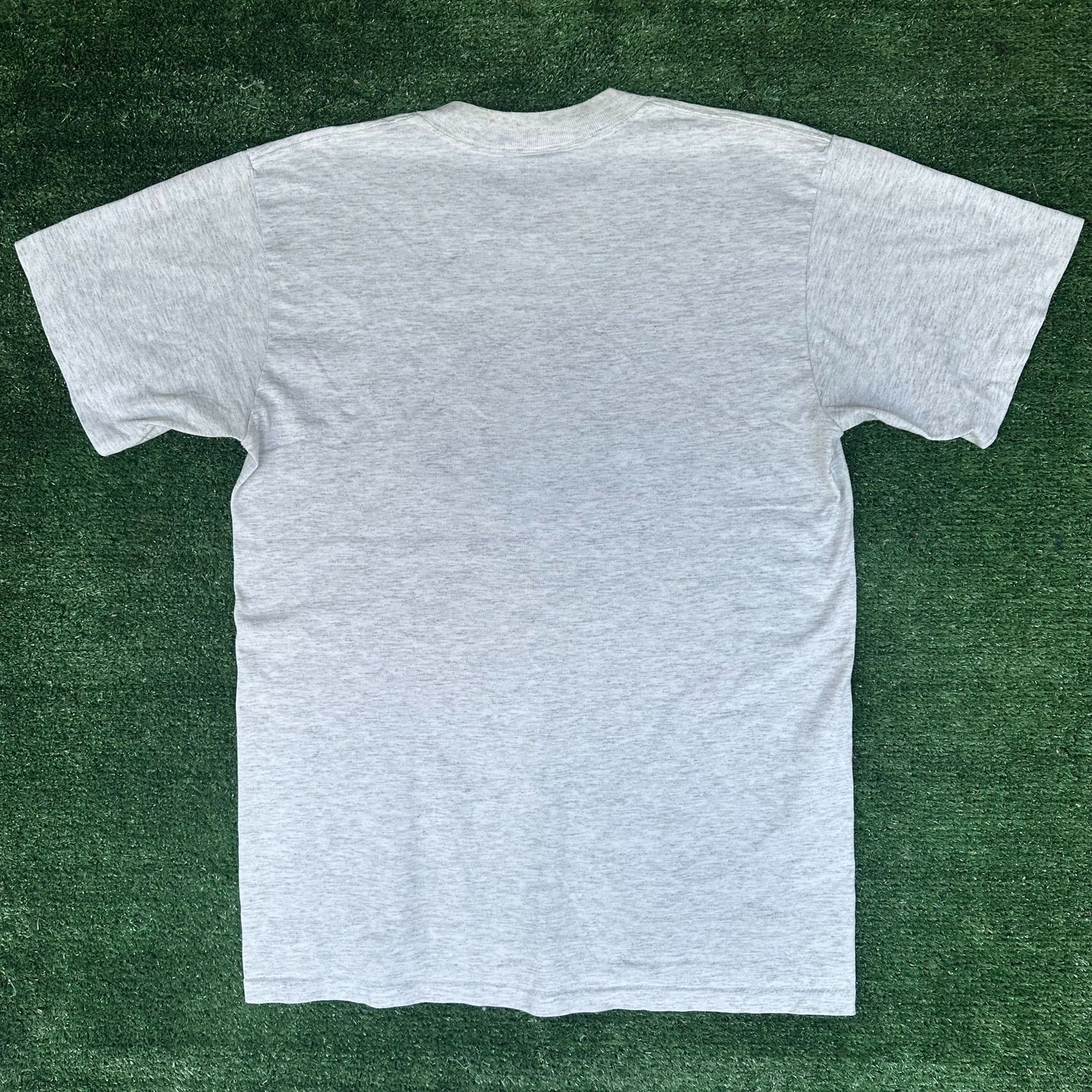 Vintage Vintage 90s Connecticut Dive Bar T-Shirt Gray L Single Stitc Size US L / EU 52-54 / 3 - 5 Thumbnail