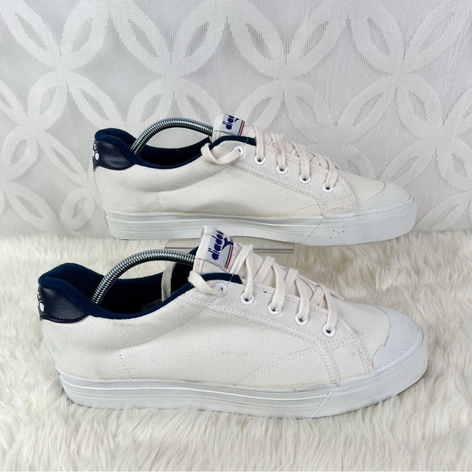 image of Vintage Diadora Mens Size 10.5 Canvas Tennis Shoes in Blue