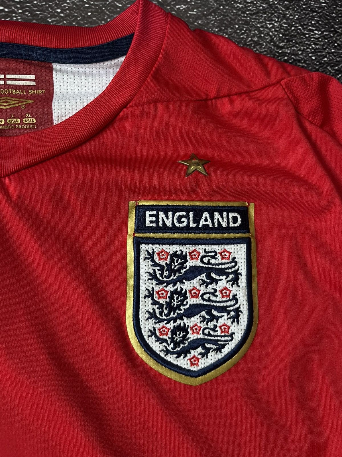Umbro 00s Vintage Umbro England 2006 Away Kit Soccer Jersey Size US L / EU 52-54 / 3 - 10 Thumbnail
