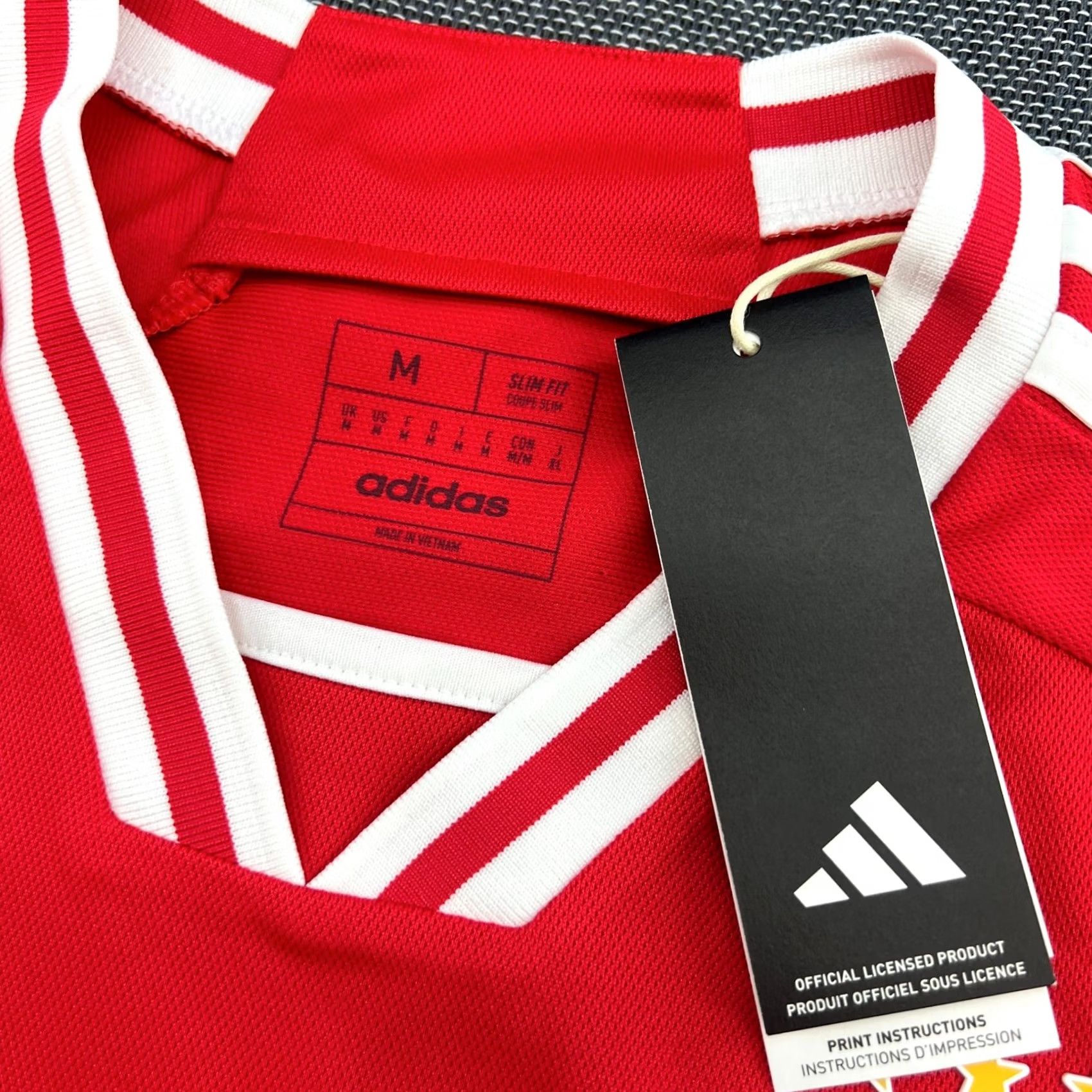 Adidas BNWT Benfica Adidas 2023-2024 Home Football Jersey Mens Medium Adult Red Shirt Size US M / EU 48-50 / 2 - 7 Thumbnail