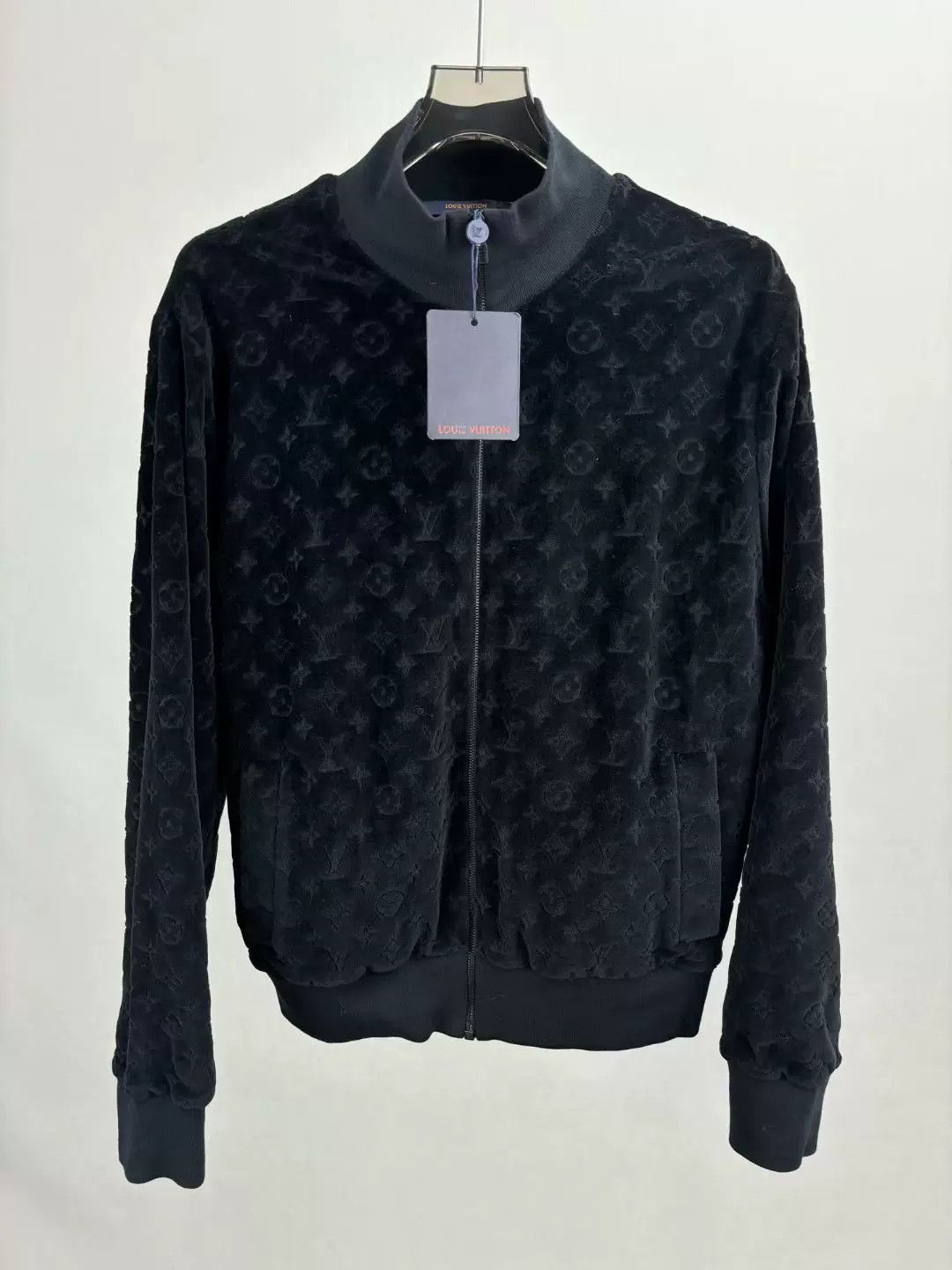 Louis Vuitton louis vuitton velour zip jacket in black Size US XL / EU 56 / 4 - 1 Thumbnail