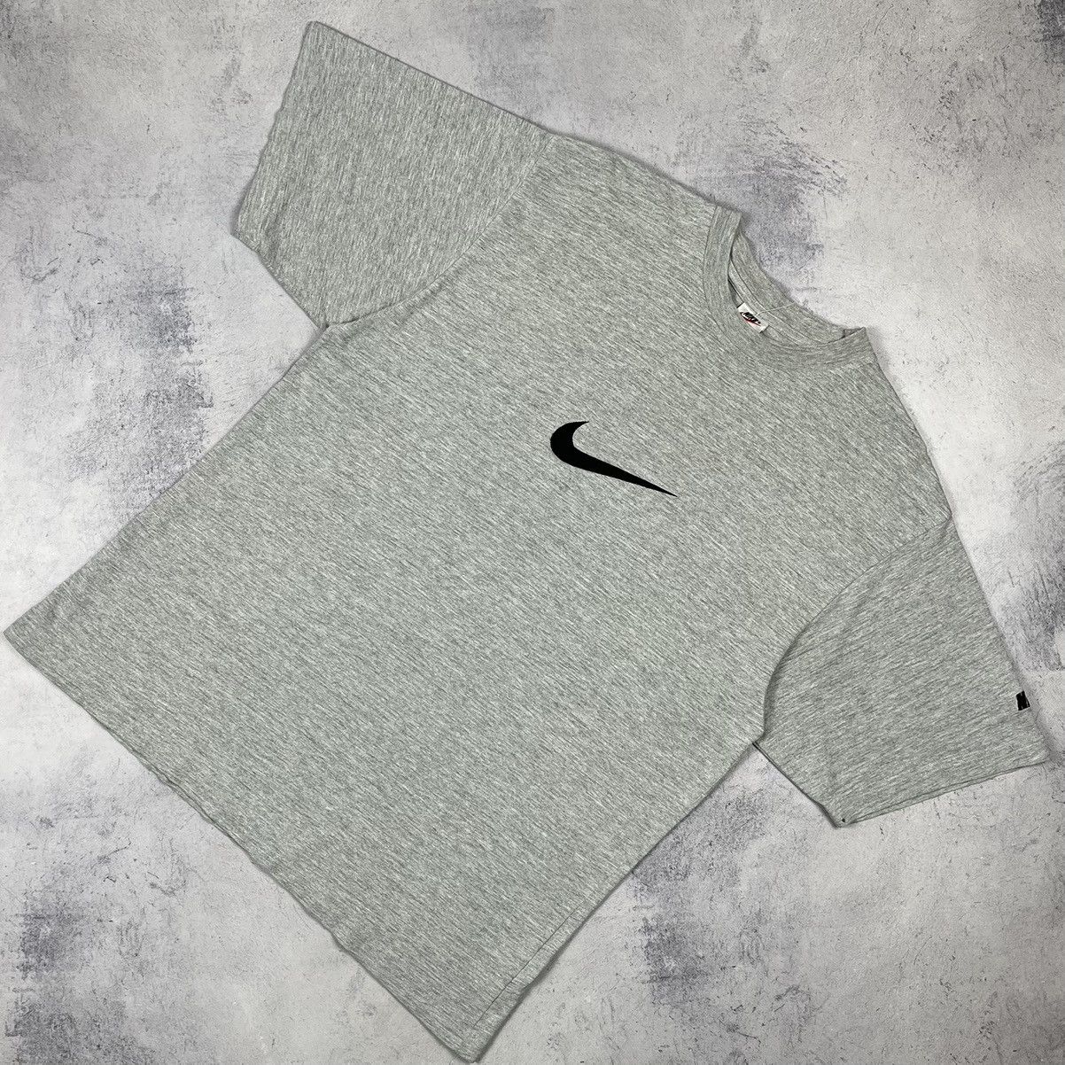 Nike Vintage Nike big embroidered swoosh tee 90’s Size US L / EU 52-54 / 3 - 1 Thumbnail