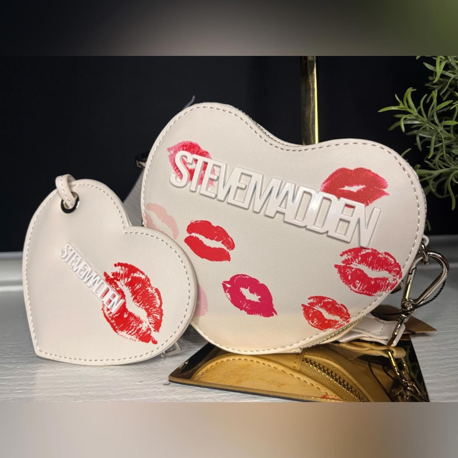 Juicy Couture Jeans Steve Madden Kisses Heart Crossbody Bag With coin Purse NWT Size ONE SIZE - 1 Thumbnail